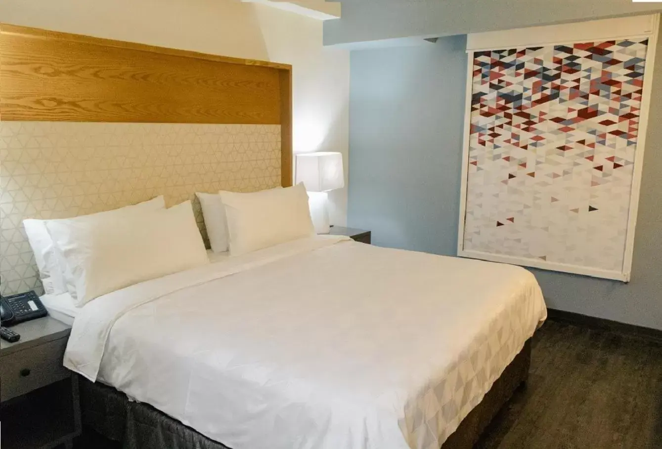 Bed in Holiday Inn Uruapan by IHG Bed in Holiday Inn Uruapan by IHG