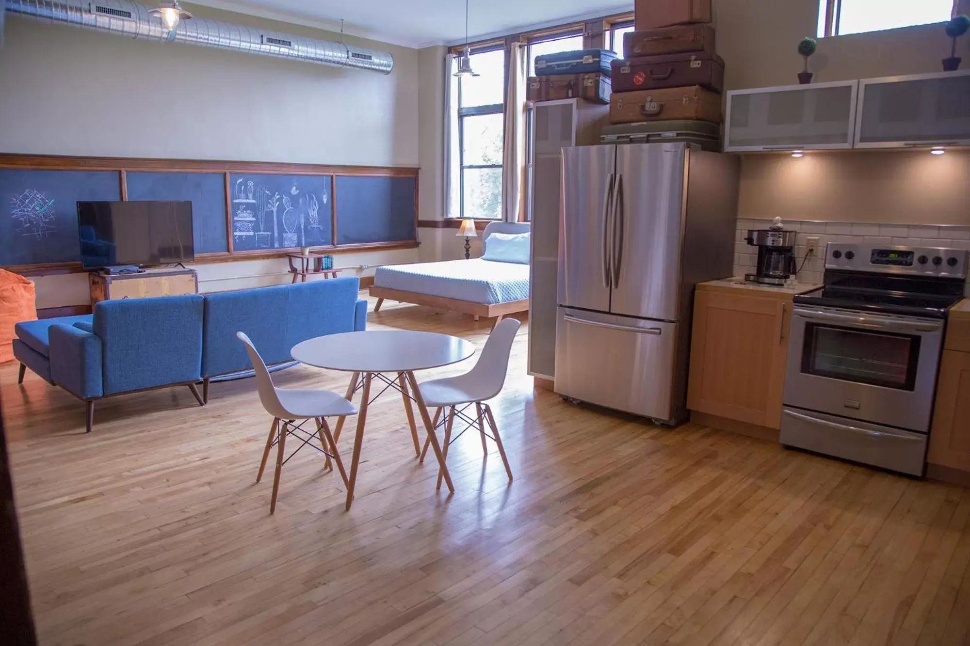 Kitchen/Kitchenette in School 31 Lofts