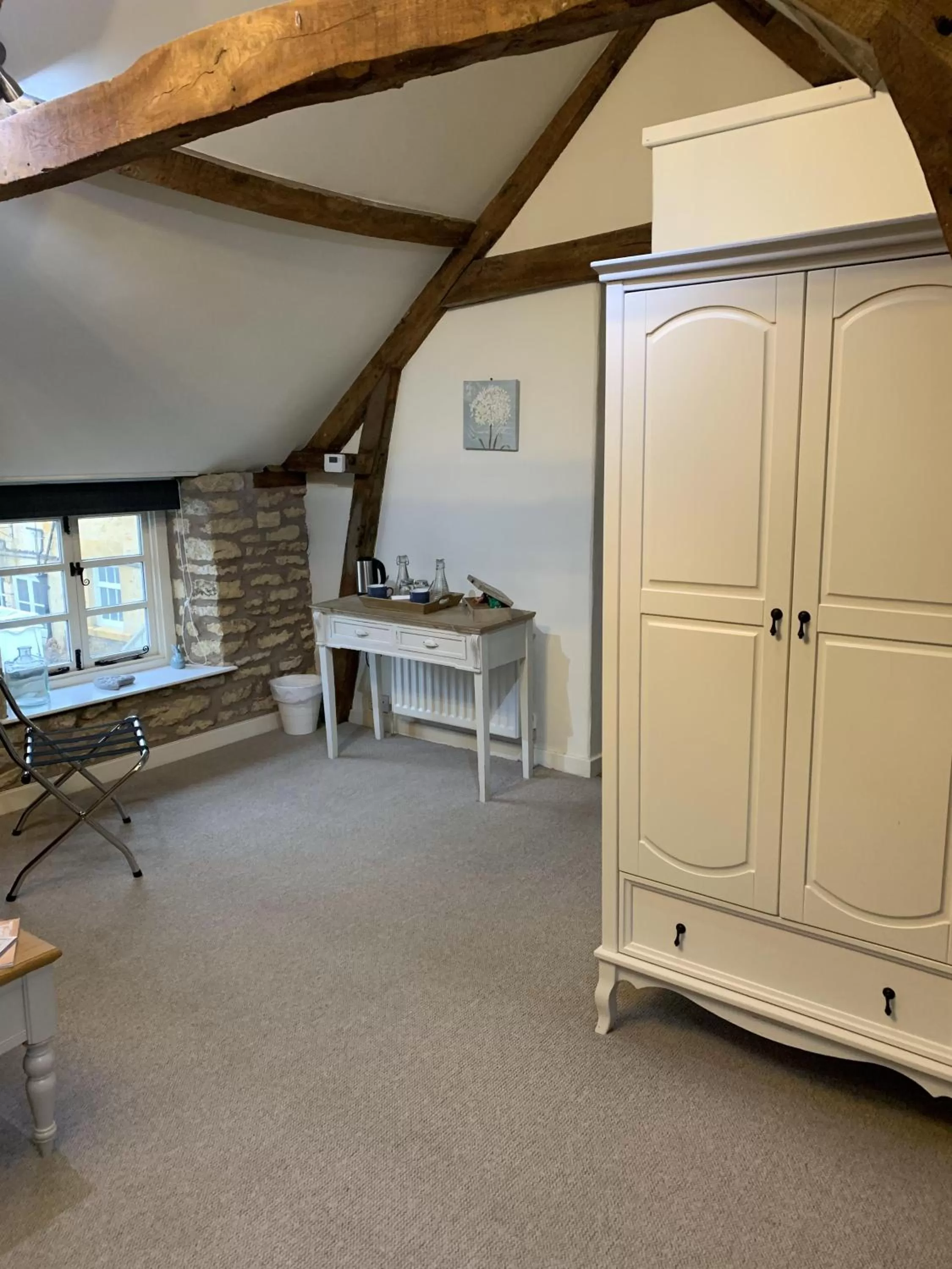 Bedroom in The Bell Inn