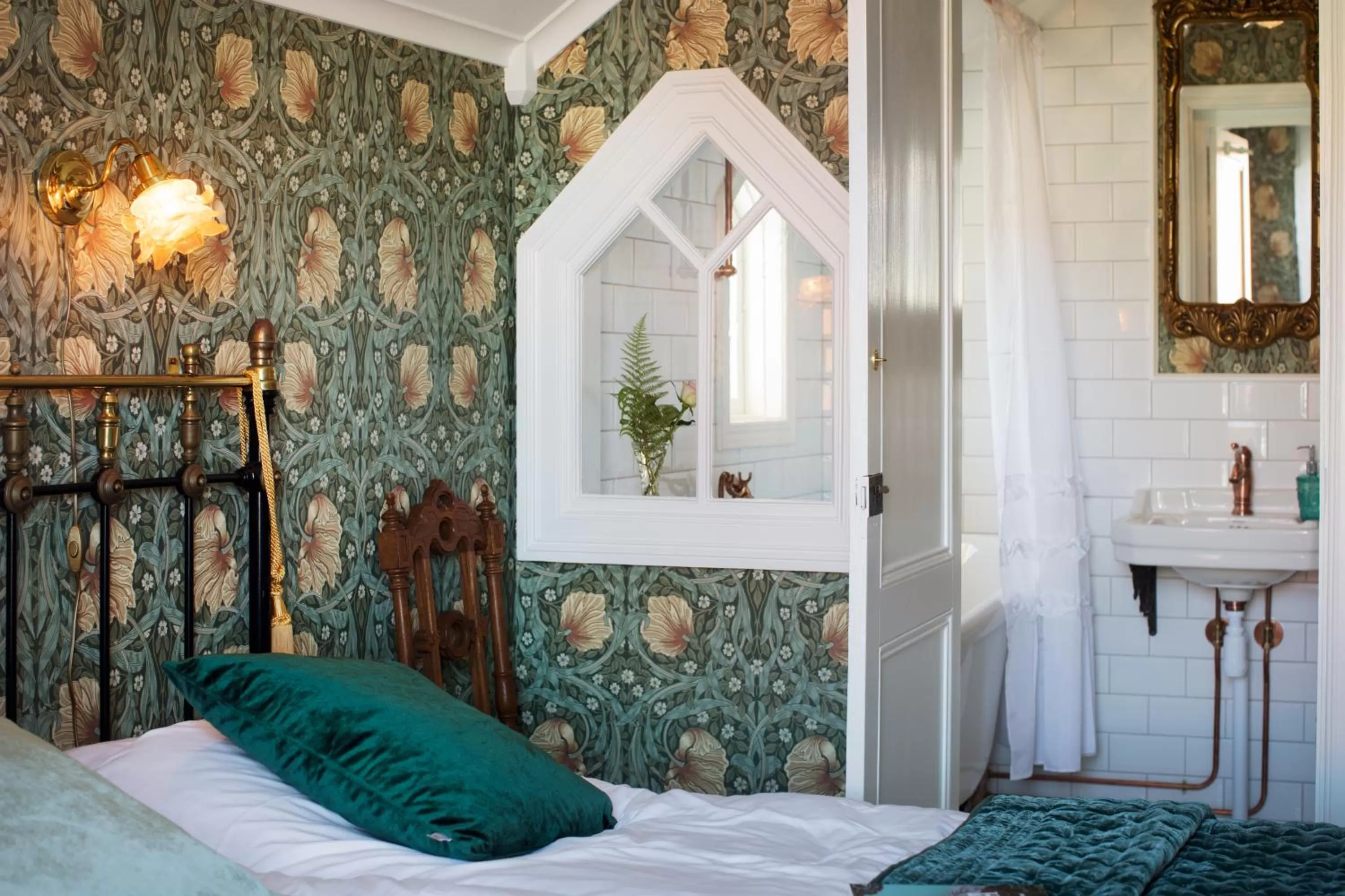 Bedroom, Bed in Strandflickornas Annex Gula Villan