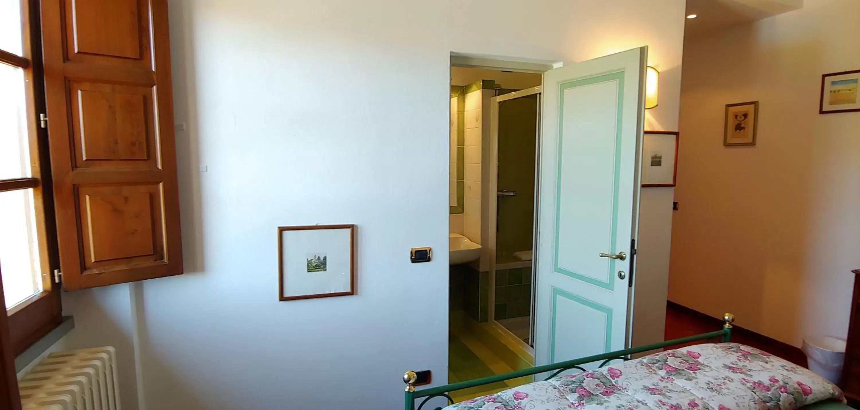 Photo of the whole room, Bathroom in Torrebianca Tuscany