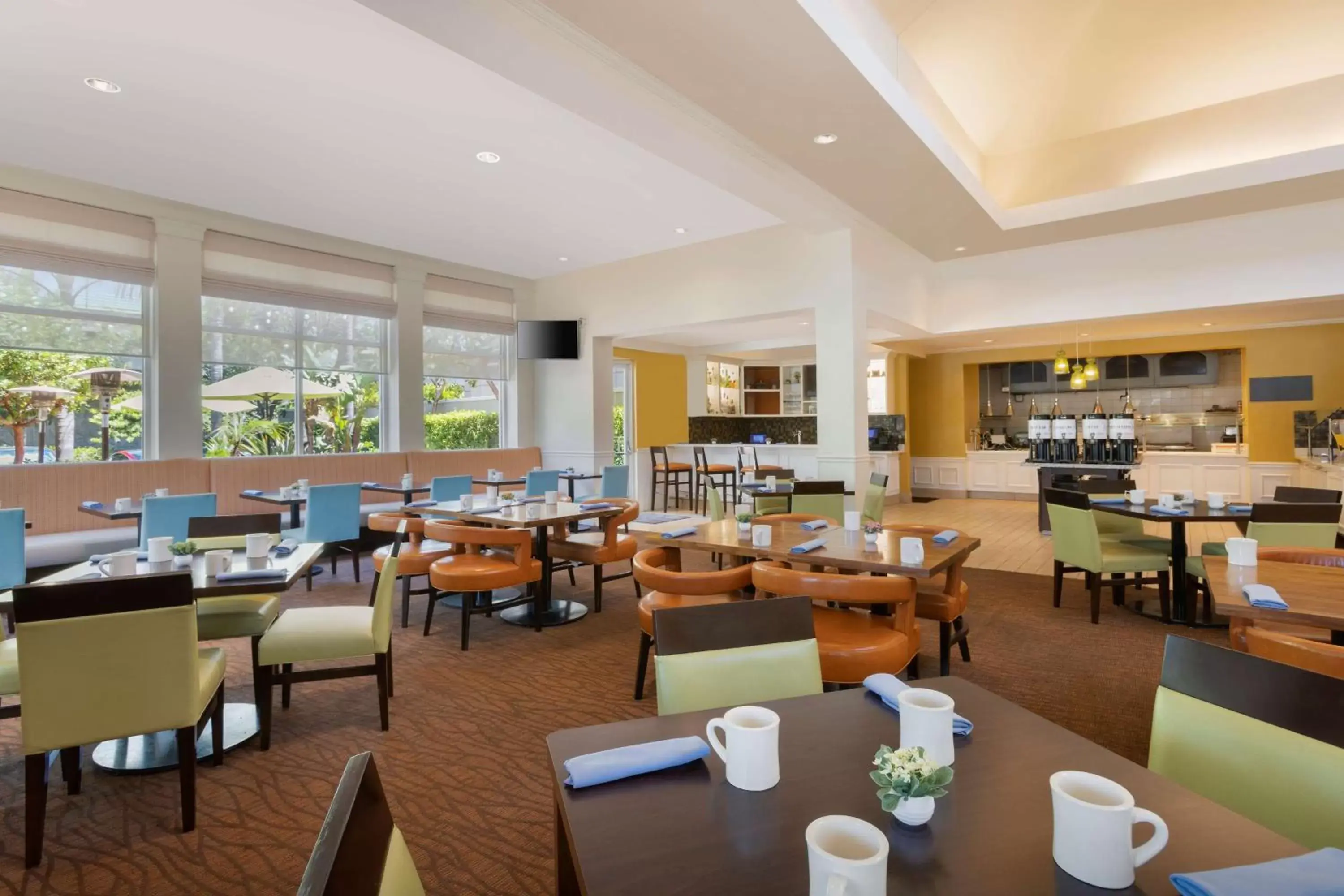 Dining area, Restaurant/Places to Eat in Hilton Garden Inn LAX - El Segundo
