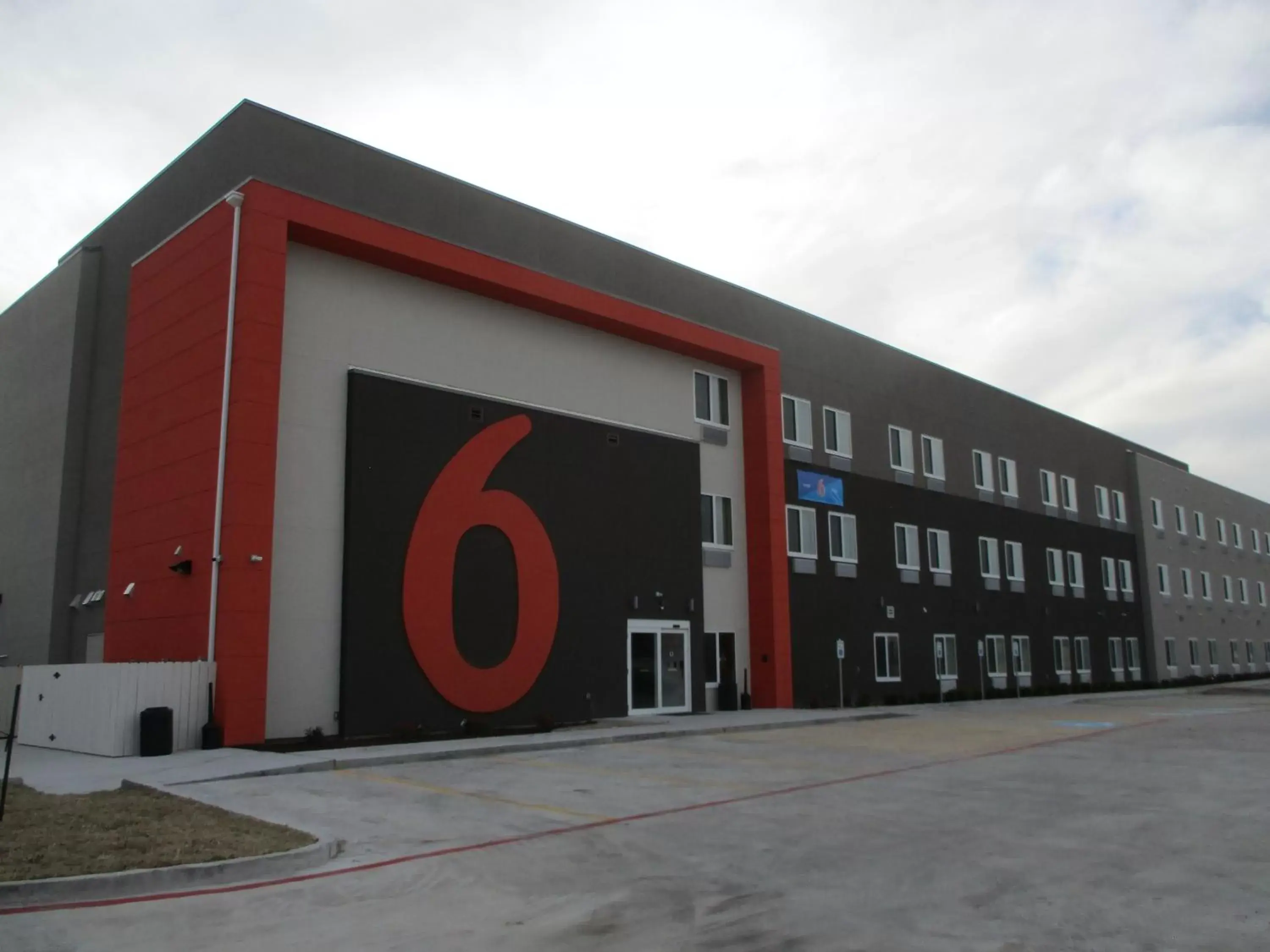 Property Building in Motel 6-Corpus Christi, TX