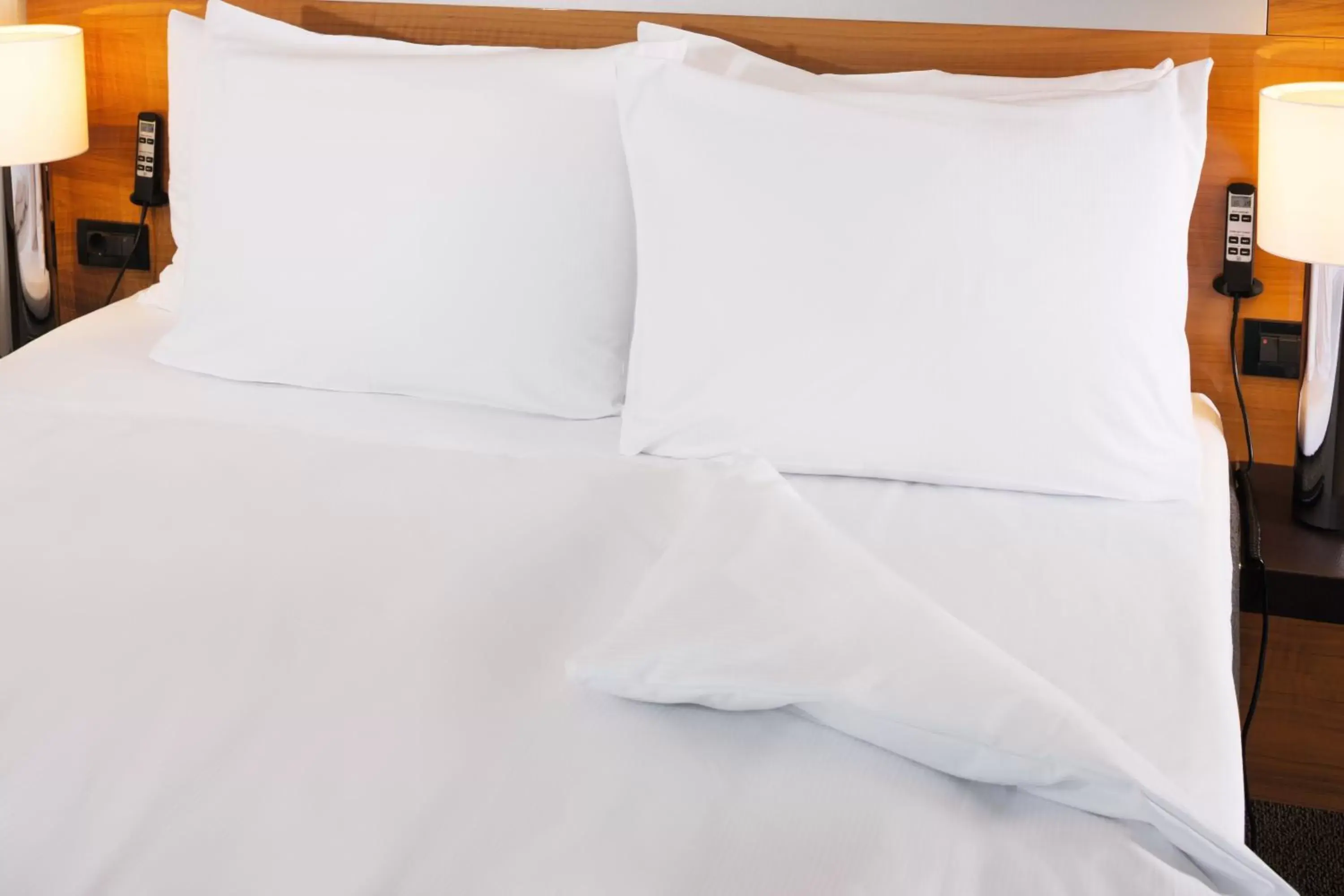 Superior King Room in Mövenpick Hotel Berlin Am Potsdamer Platz Superior King Room in Mövenpick Hotel Berlin Am Potsdamer Platz