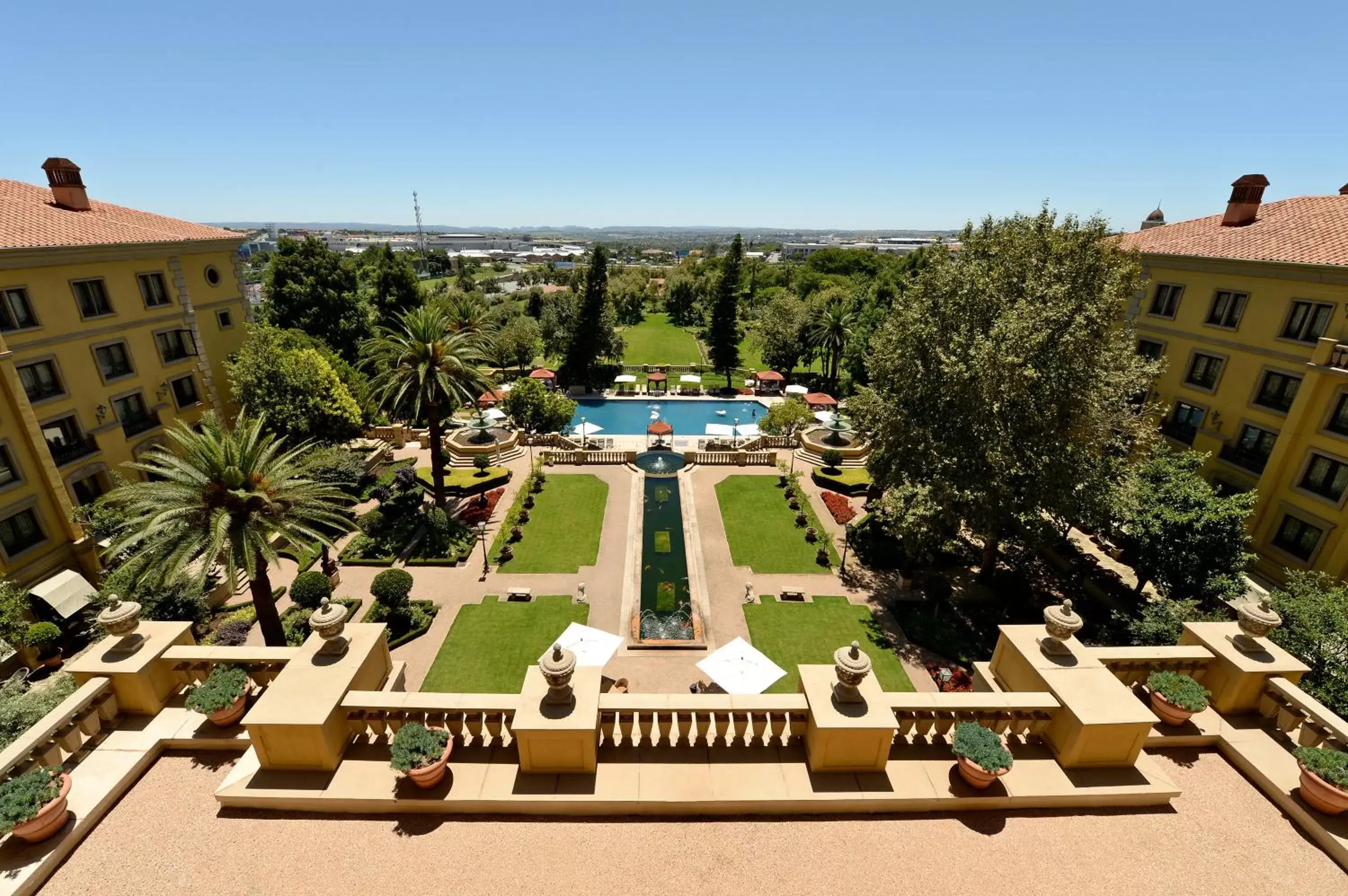 Property building, Pool View in Palazzo Hotel