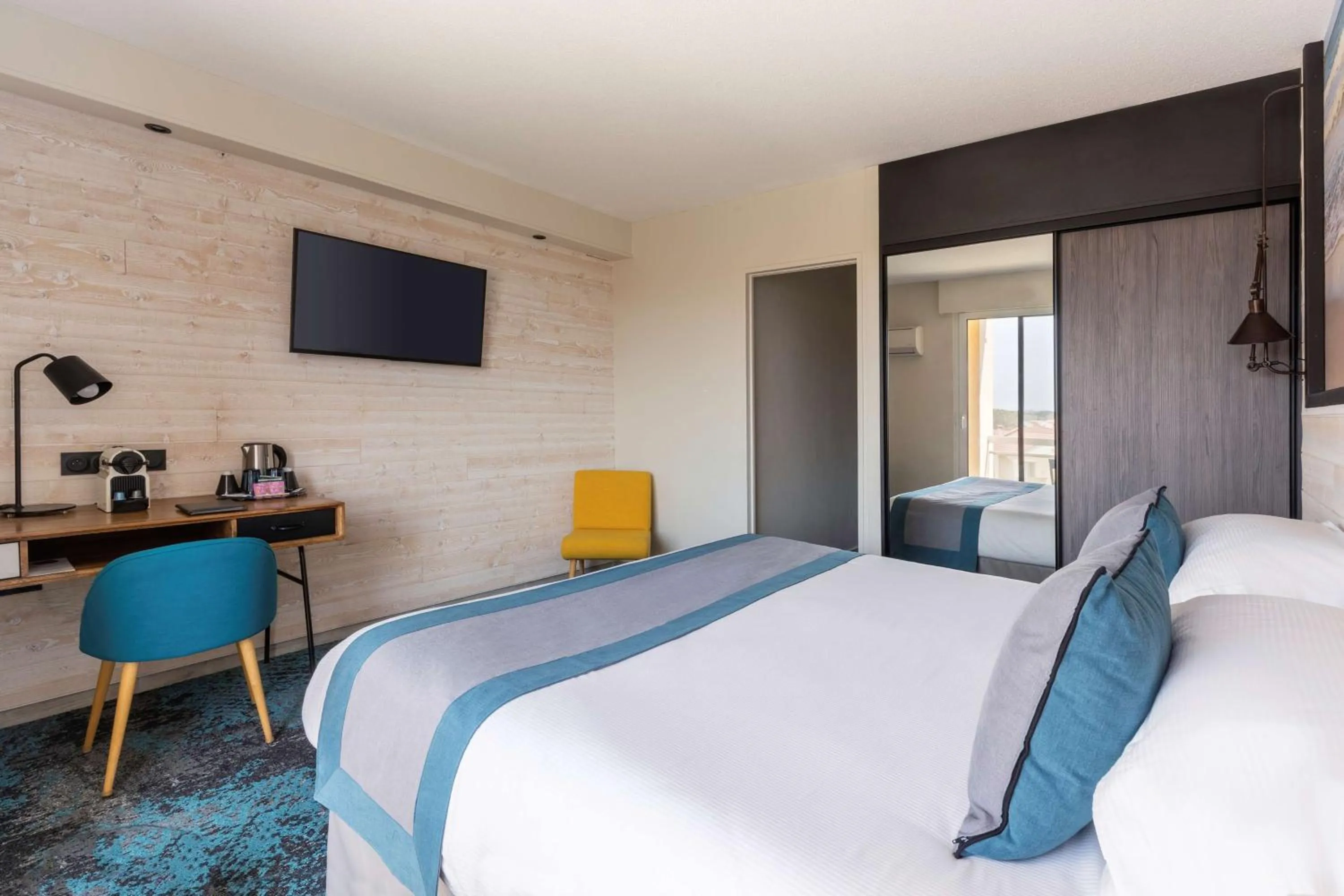 Bedroom, Bed in Best Western Plus Hotel Canet-Plage