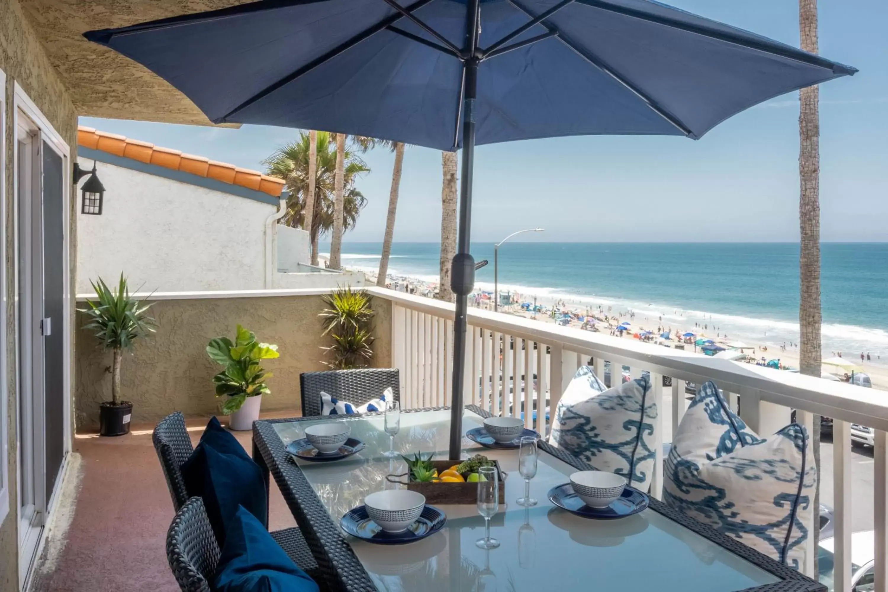 Patio, Restaurant/Places to Eat in Beachwalk Villas