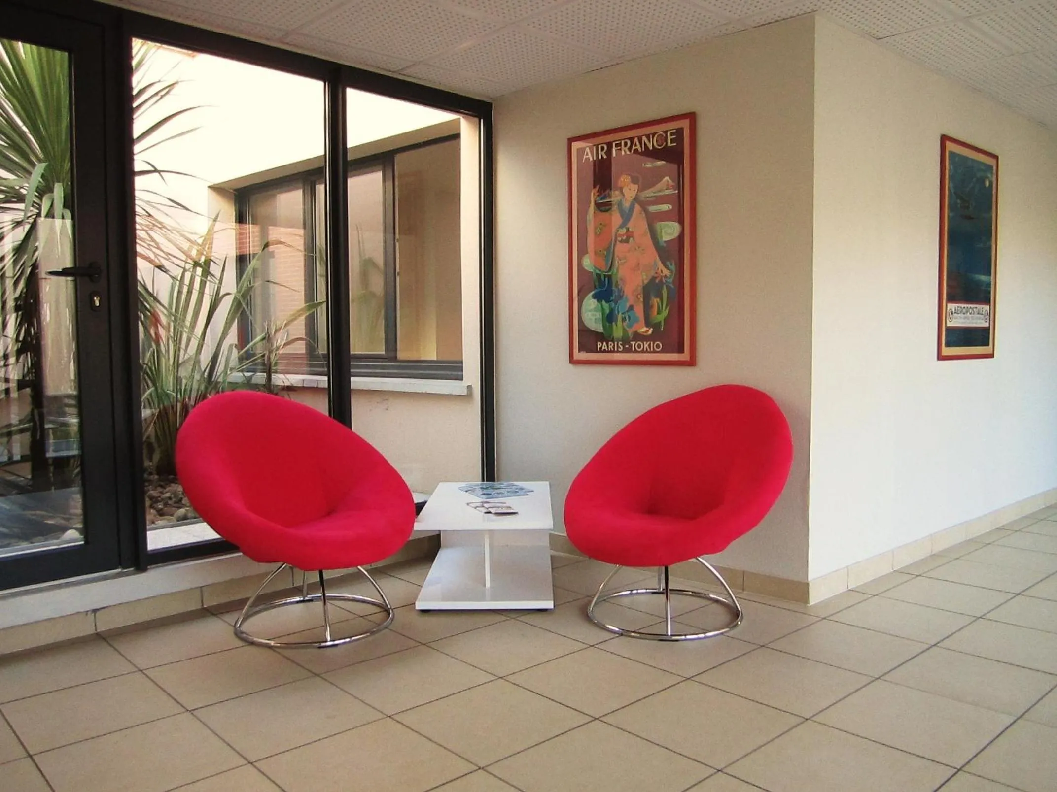 Decorative detail in Lagrange Aparthotel Toulouse Saint-Michel