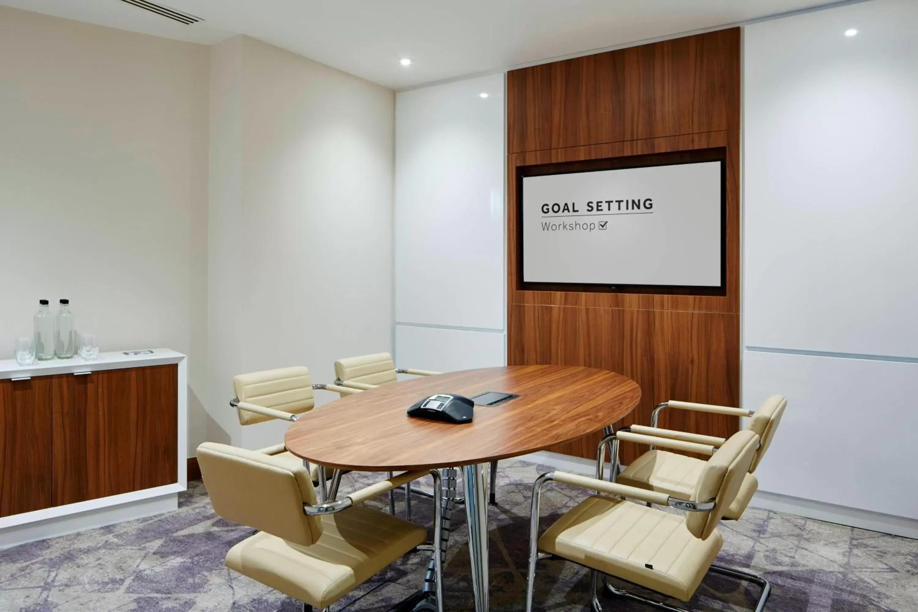 Meeting/conference room in London Heathrow Marriott Hotel