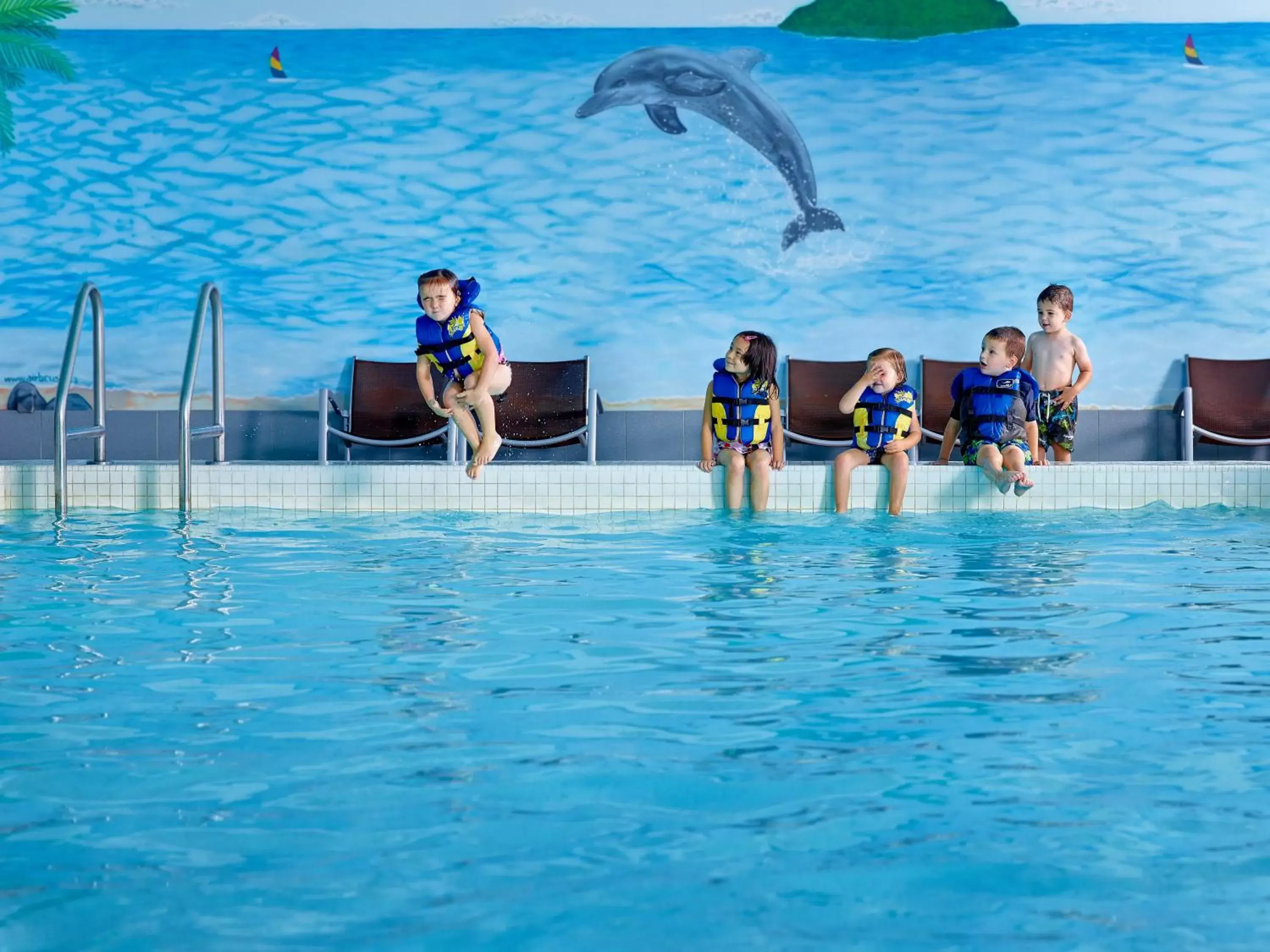 Kids's club, Swimming Pool in Chelsea Hotel Toronto