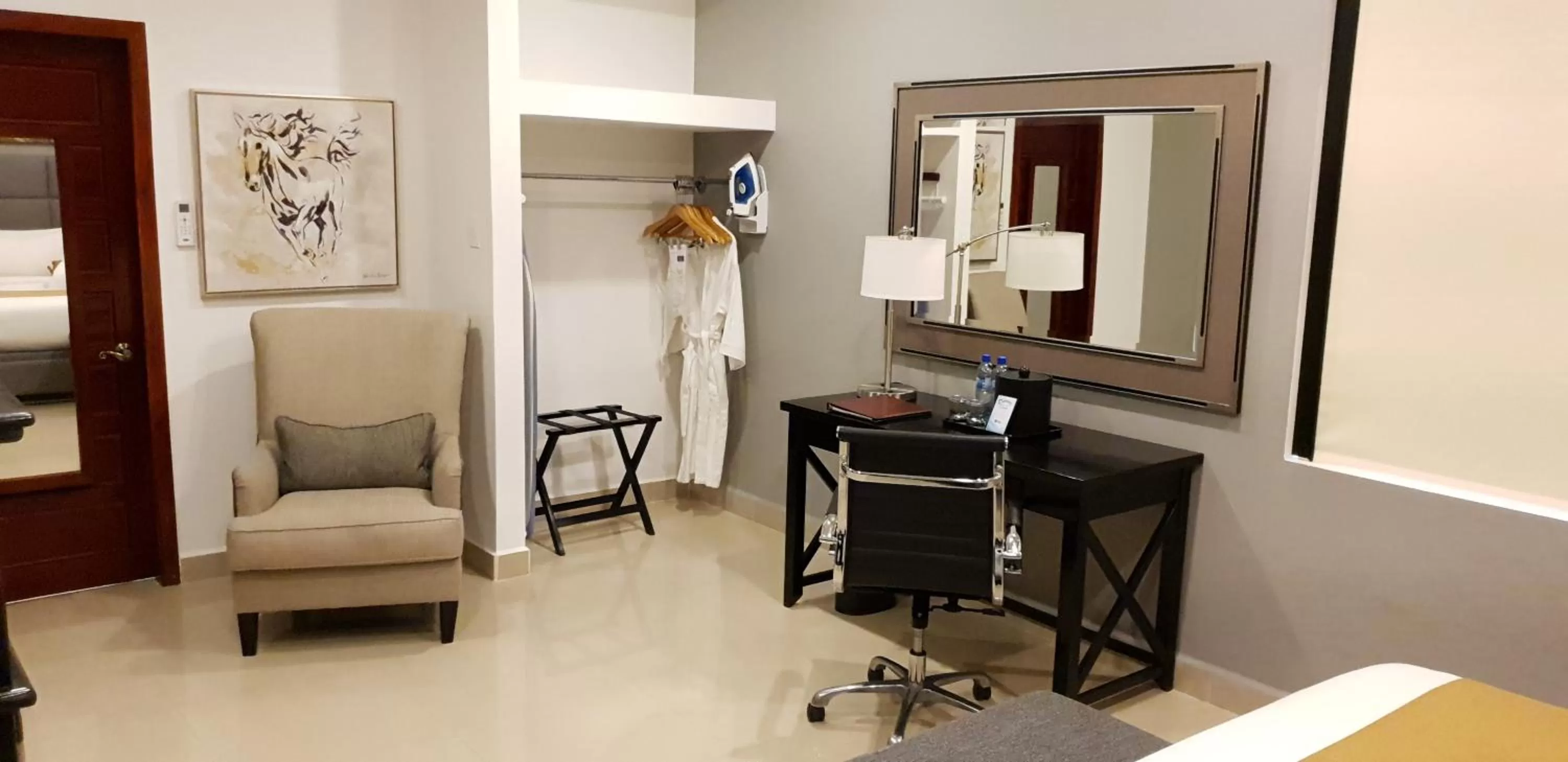 Bedroom in Best Western Plus Belize Biltmore Plaza