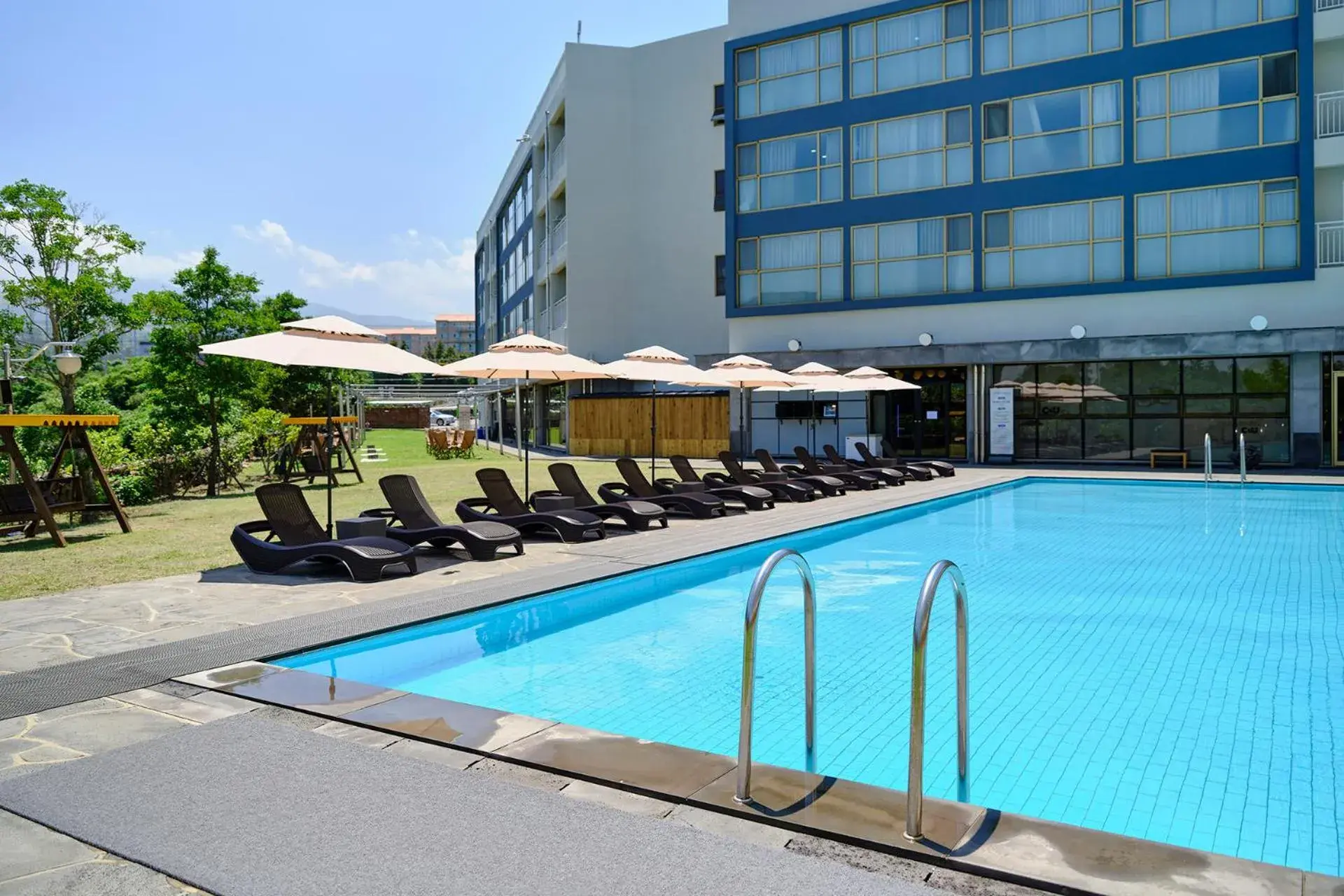 Property building, Swimming Pool in JEJU Shangrila Hotel&Resort