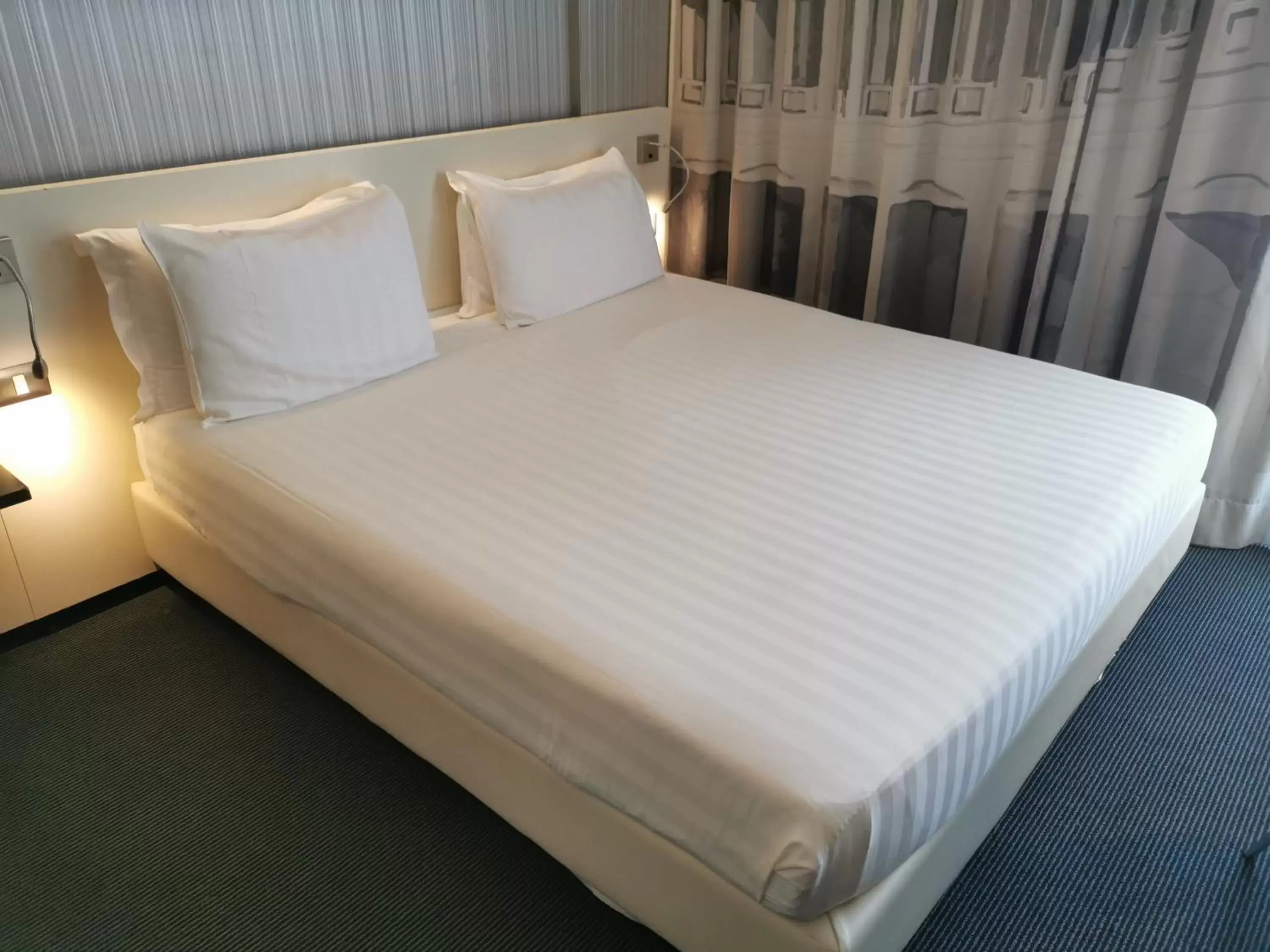 Bed in Ibis Styles Roma Eur