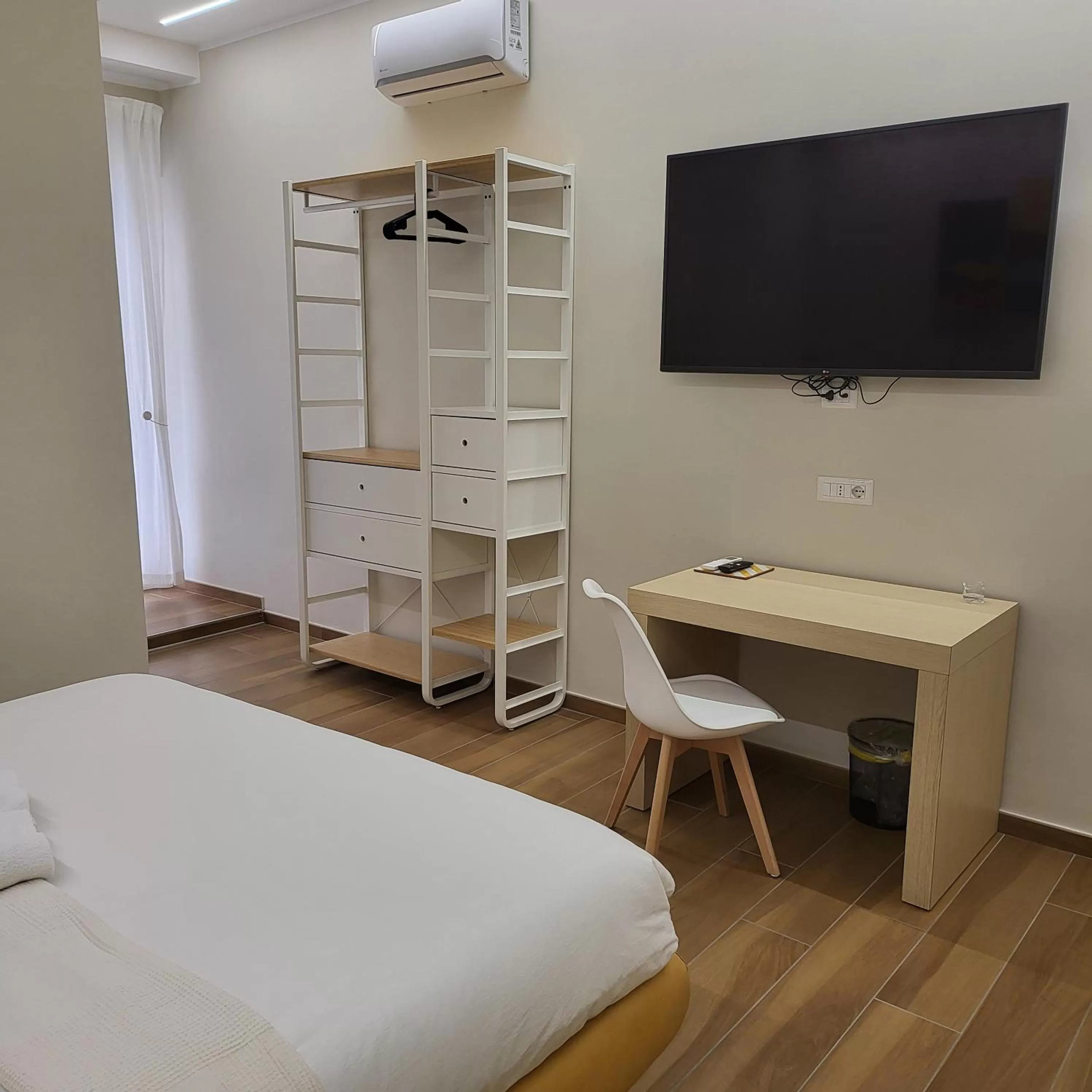 TV/Entertainment Center in B&B Salerno Urban Suite 57