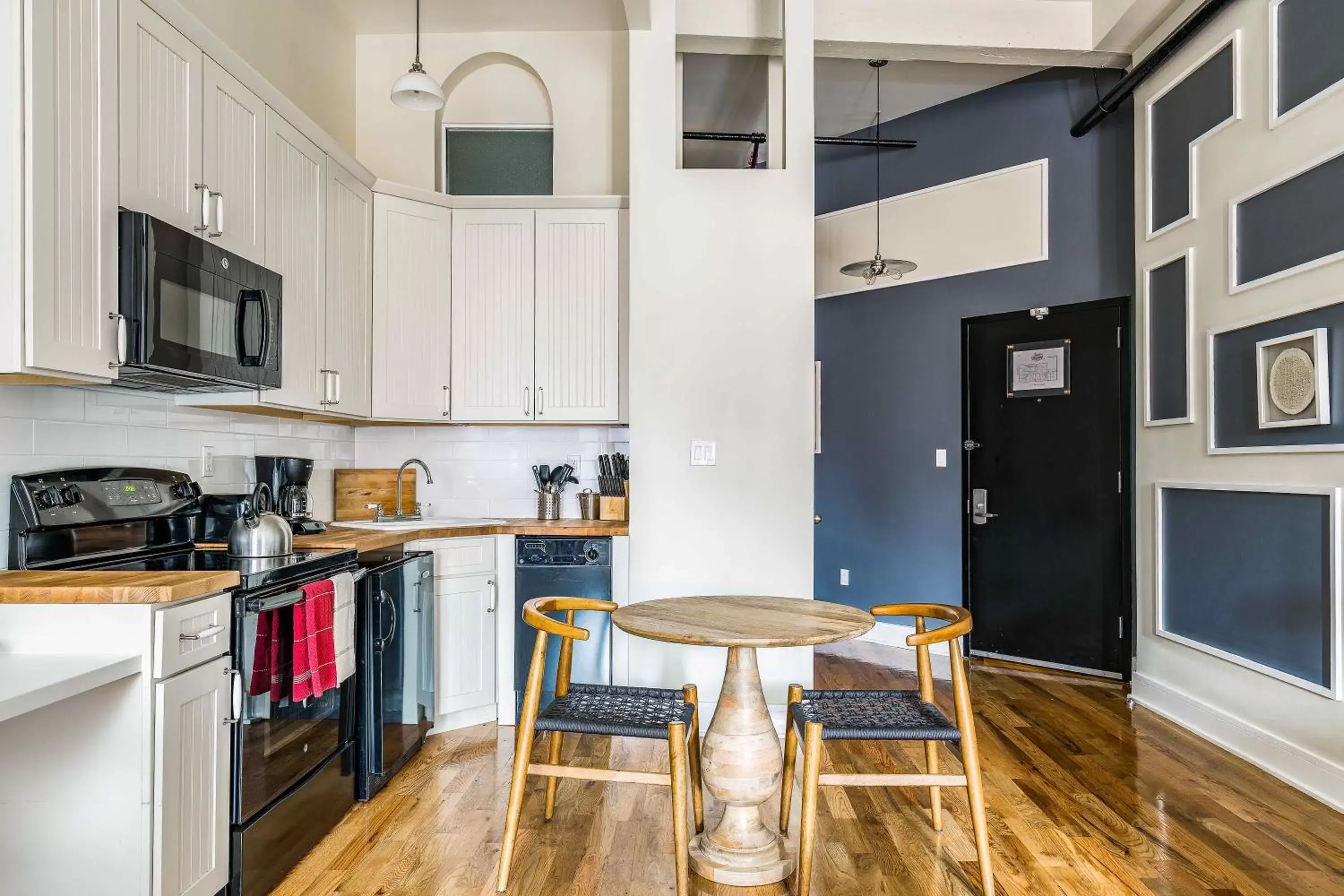 Kitchen or kitchenette, Kitchen/Kitchenette in Henry Norman Hotel