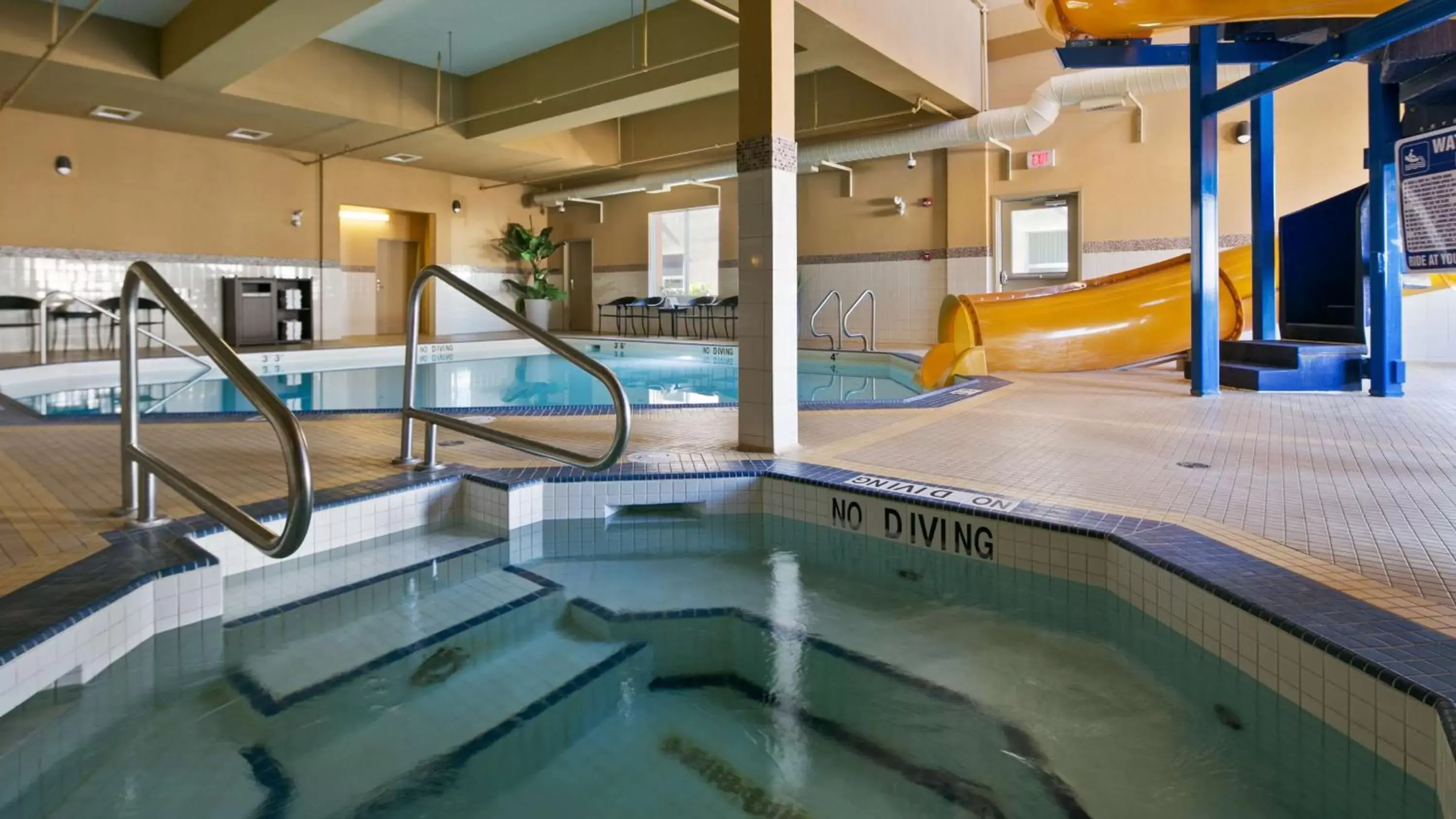 Pool view, Swimming Pool in Best Western Cold Lake Inn