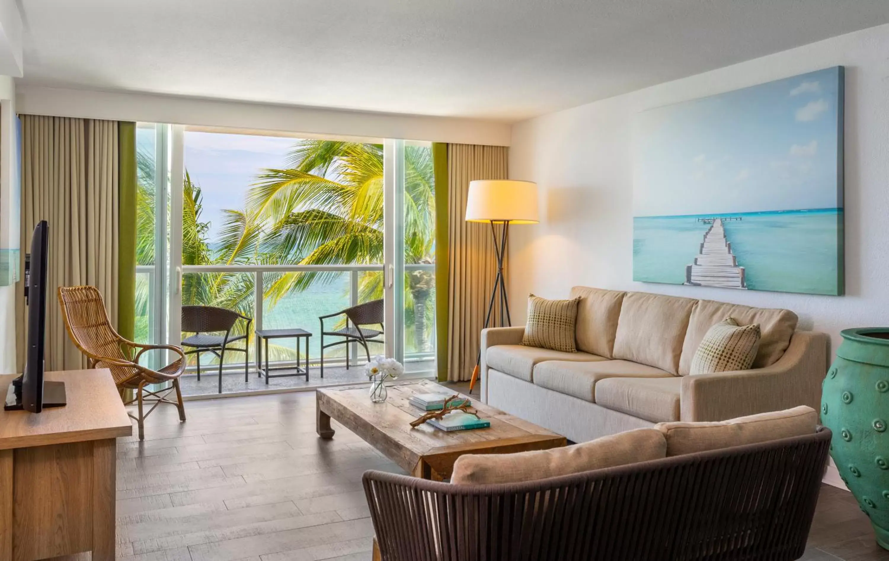 TV and multimedia, Seating Area in Amara Cay Resort