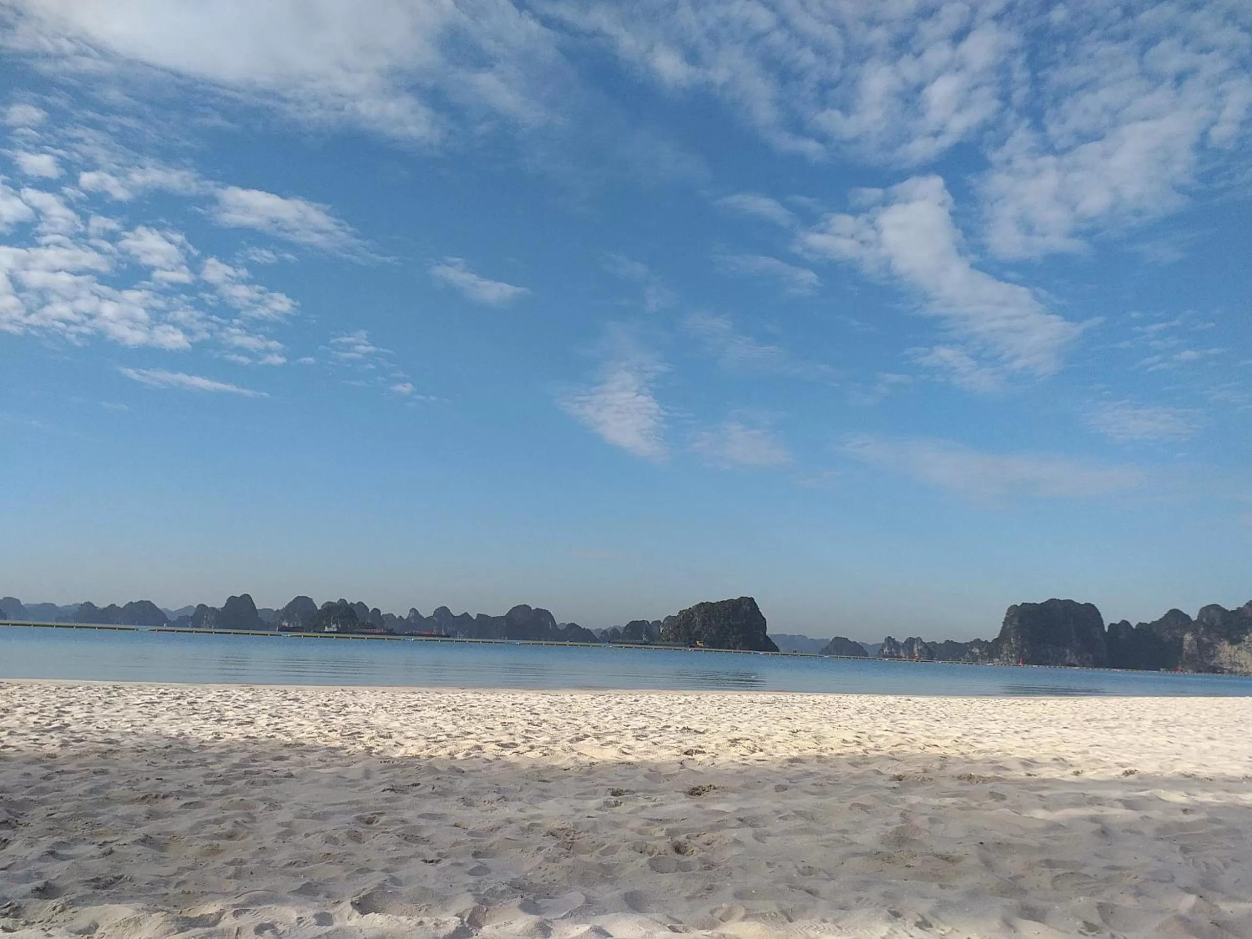 Beach in Hạ Long Lily Homestay