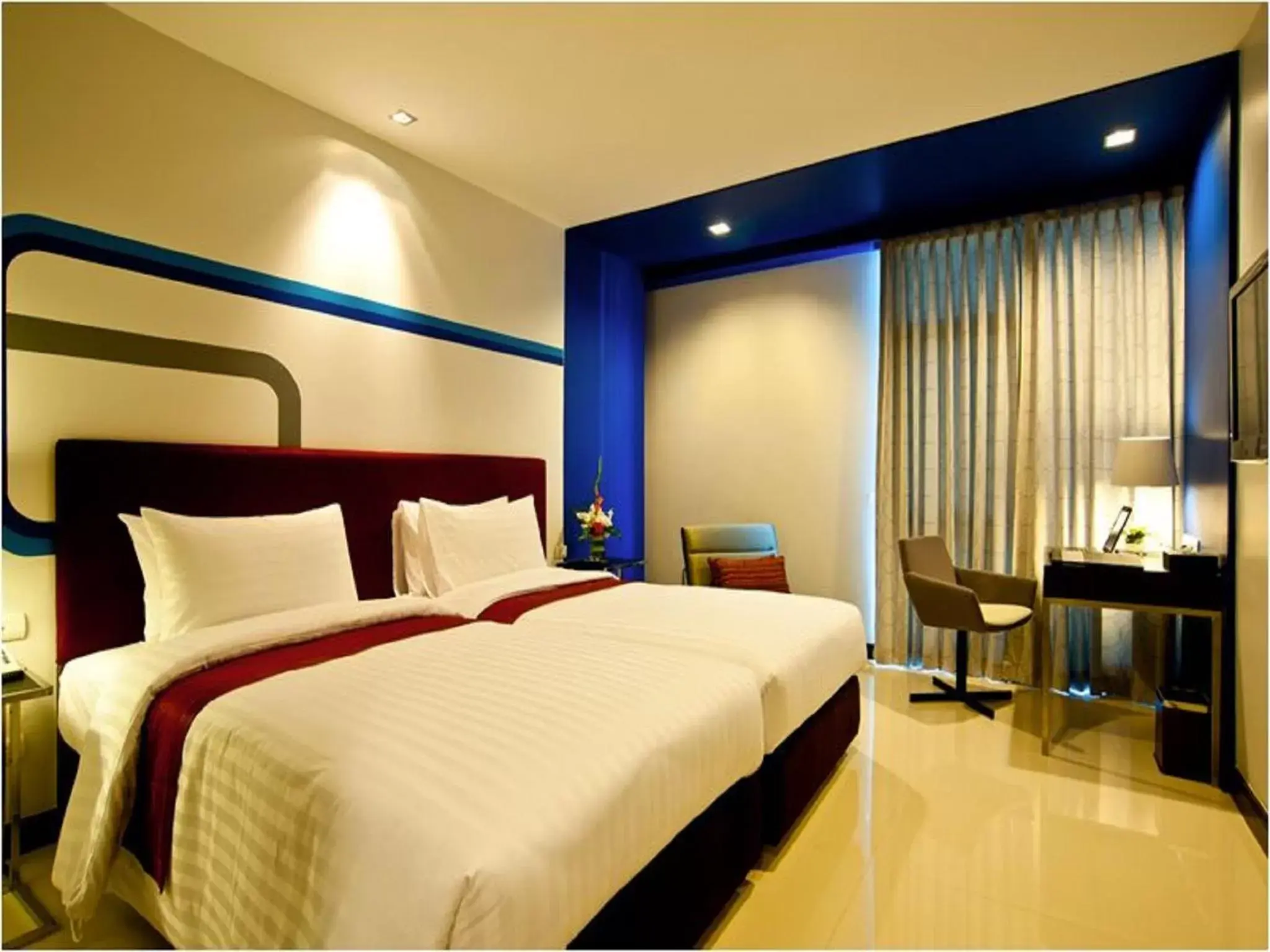 Bed in FX Hotel Metrolink Makkasan