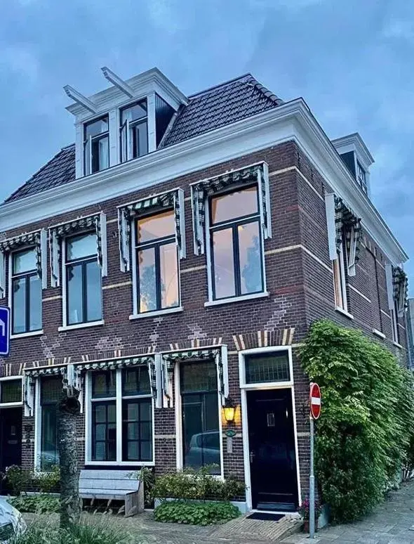 Property Building in Lekkerwegbijleeuwen, 1 minuut naar hartje centrum