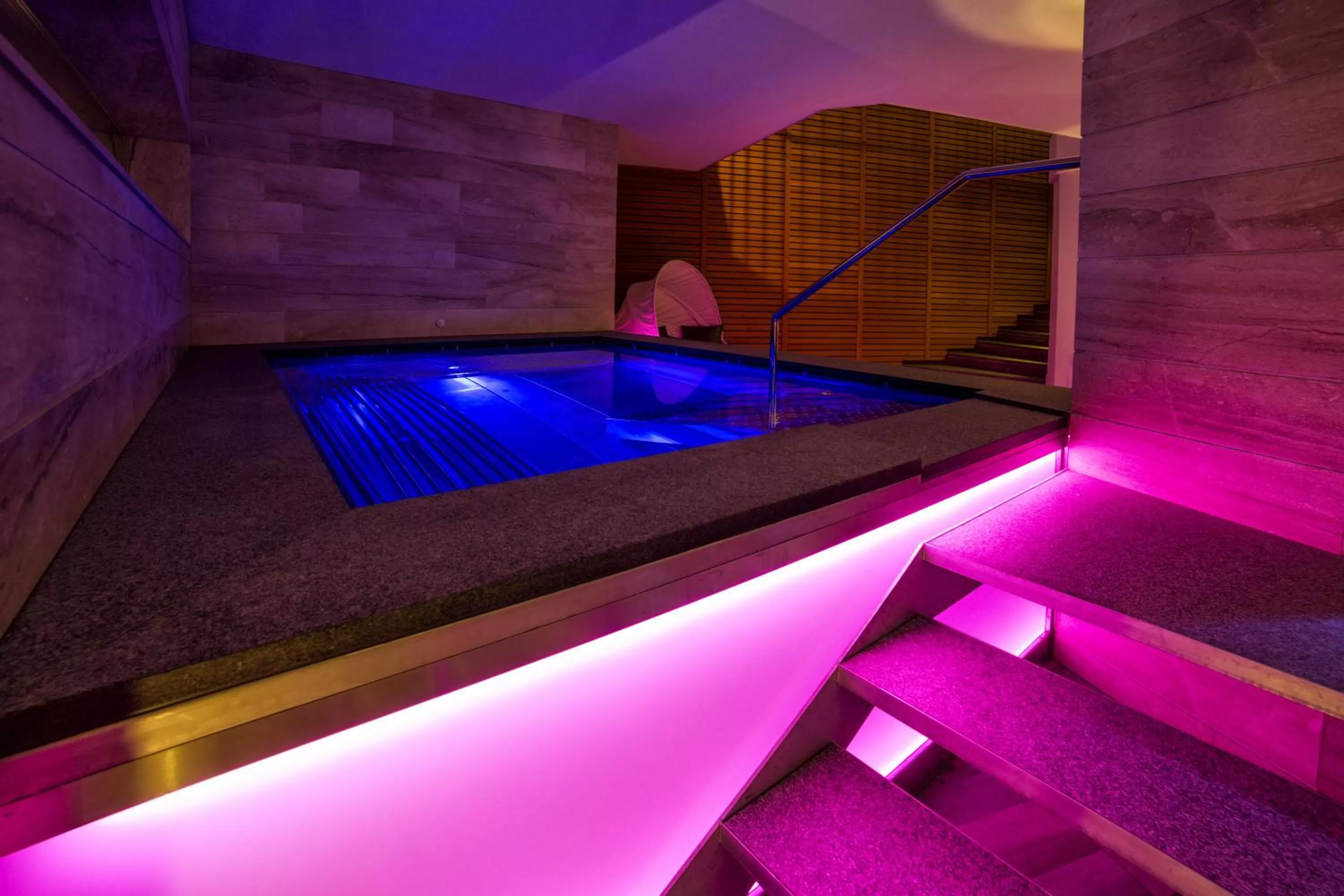 Hot Tub in Hotel Ideal Park