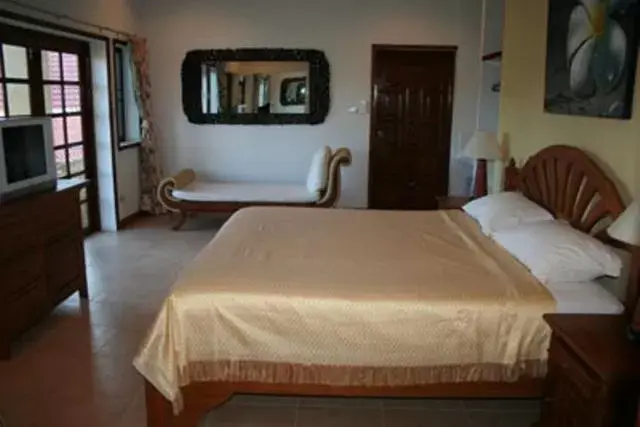 Day, Bed in Long Beach Inn Day, Bed in Long Beach Inn