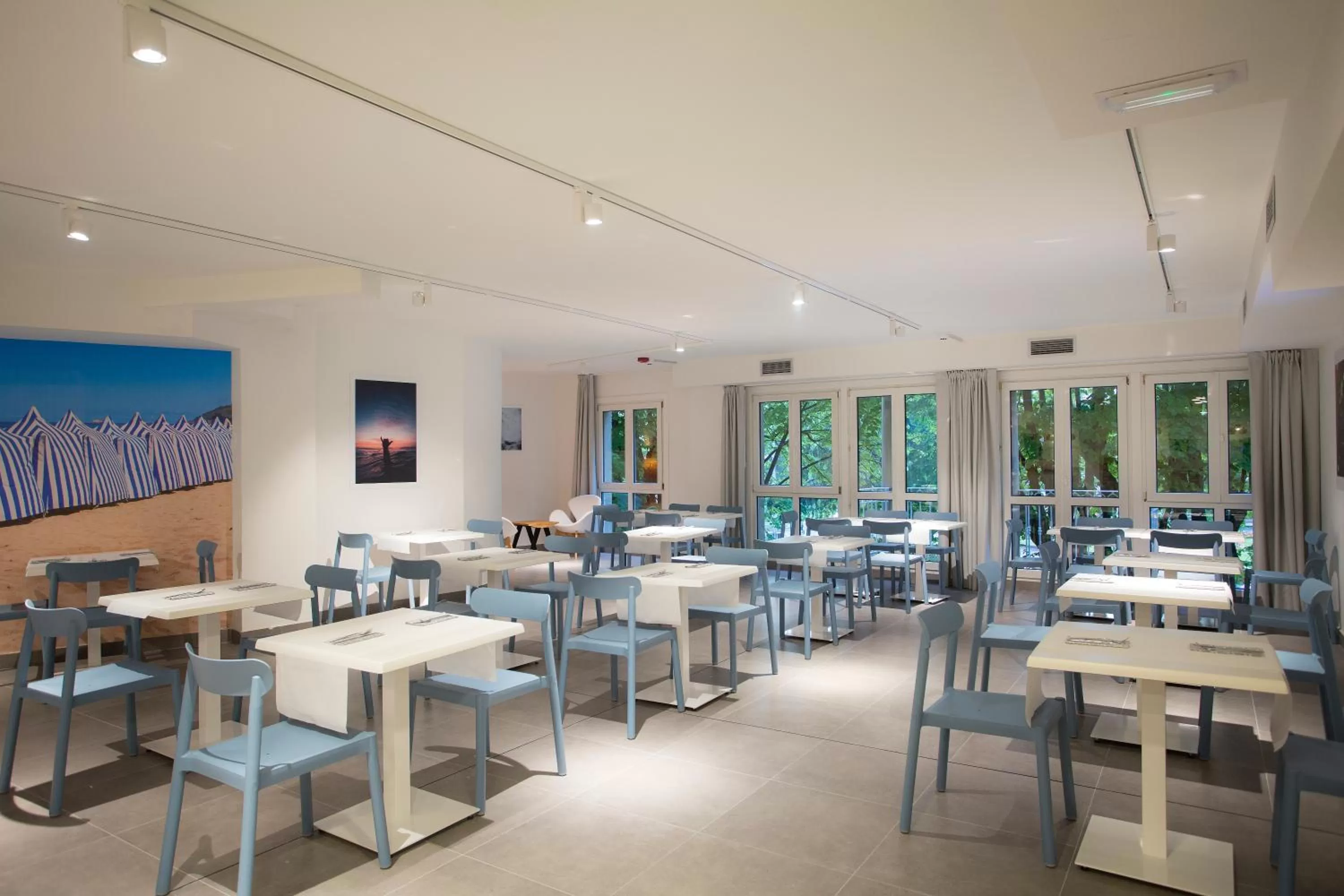 Lounge or bar in Casual de las Olas San Sebastián