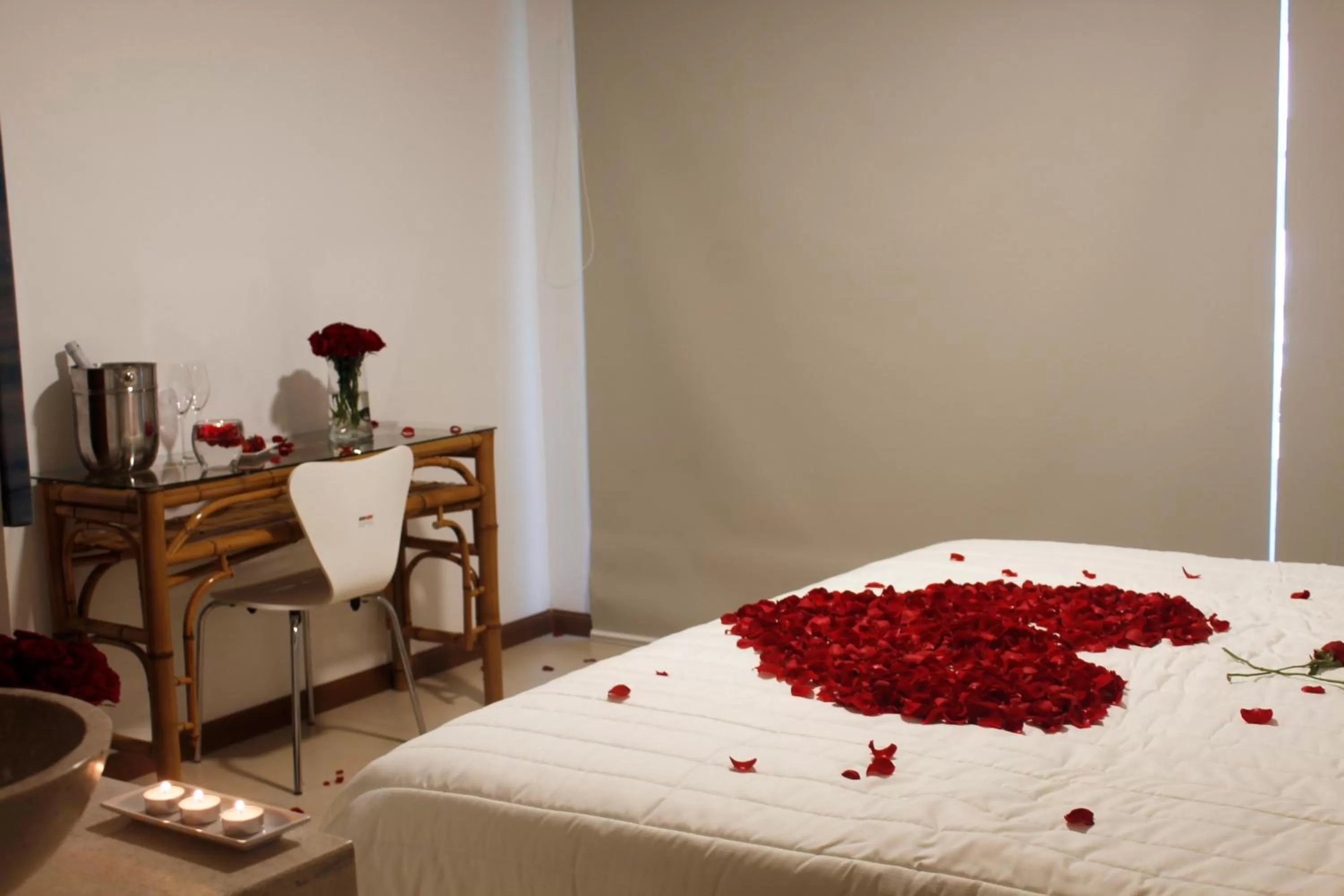 Bed in Grand Gardenia