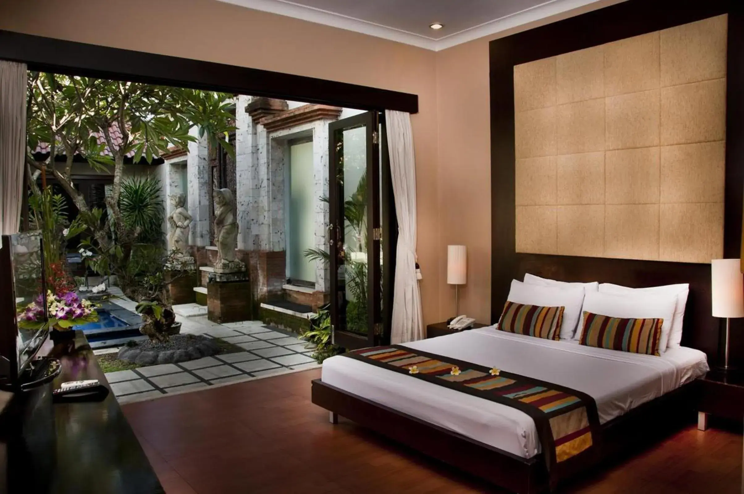 Bedroom in Sindhu Mertha Suite