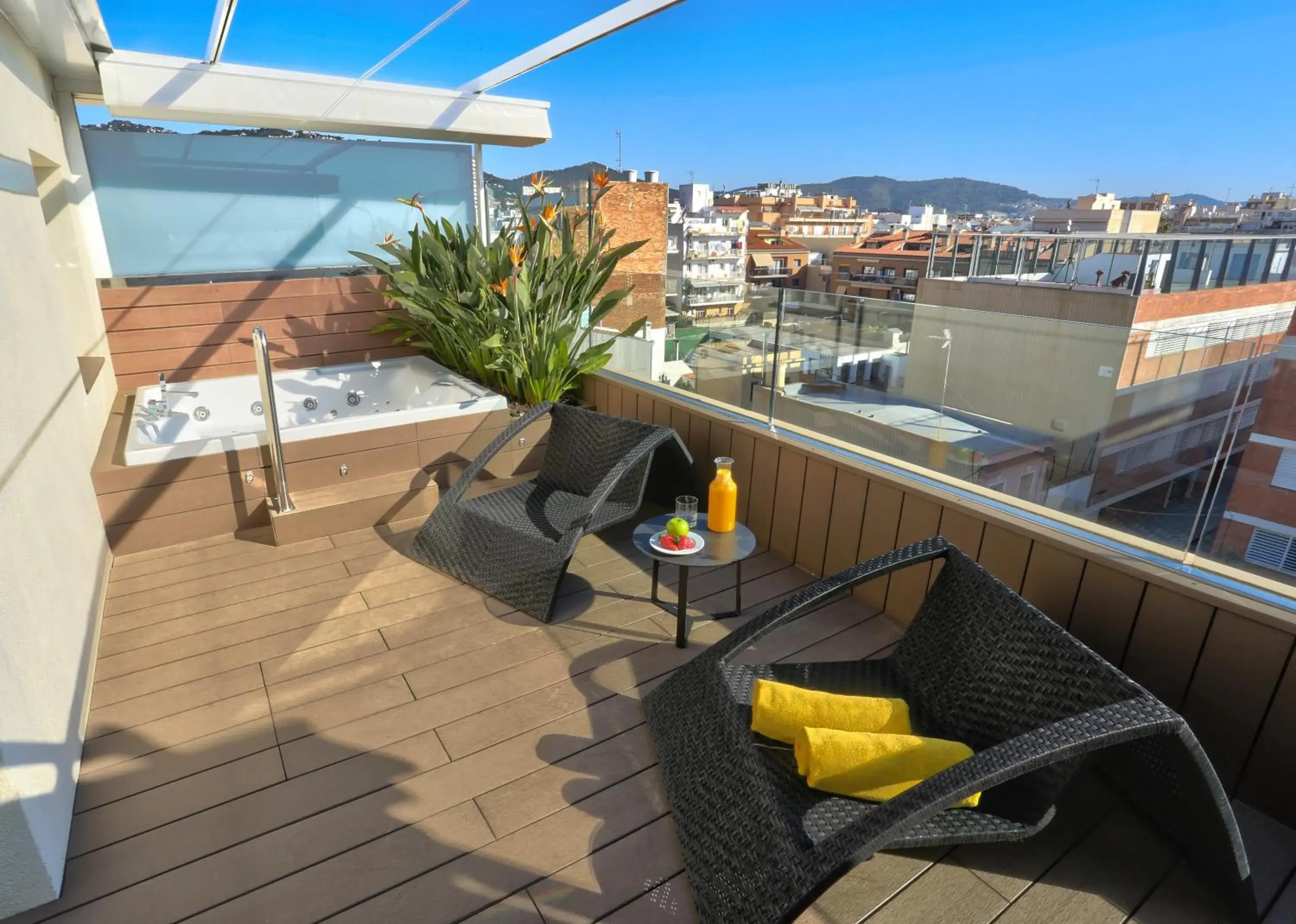 Premium Superior Double Room with Spa Bath in KAKTUS Hotel Volga Premium Superior Double Room with Spa Bath in KAKTUS Hotel Volga