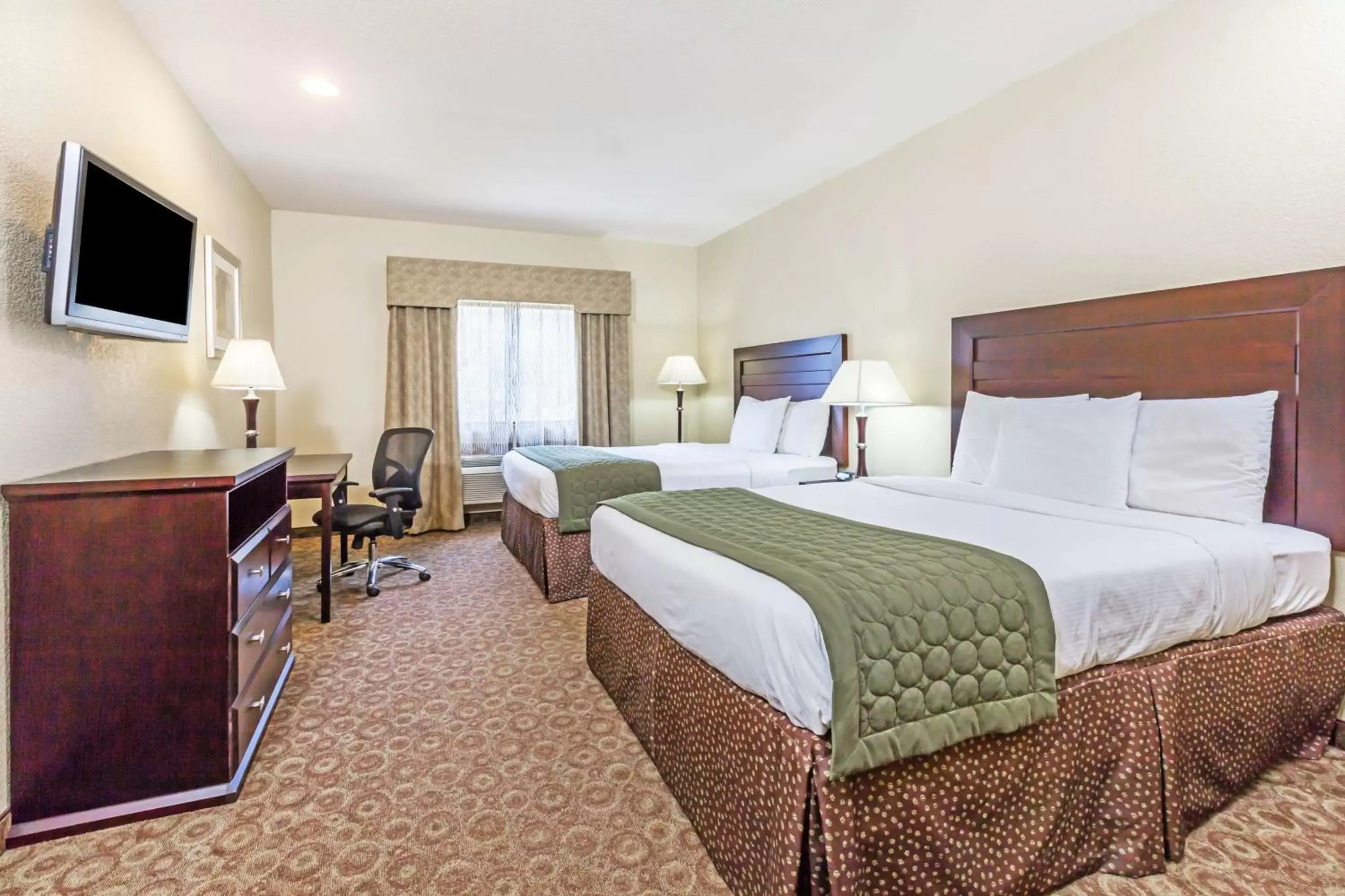 Queen Room with Two Queen Beds and Bath Tub - Mobility/Hearing Accessible - Non-Smoking in Baymont by Wyndham Tyler