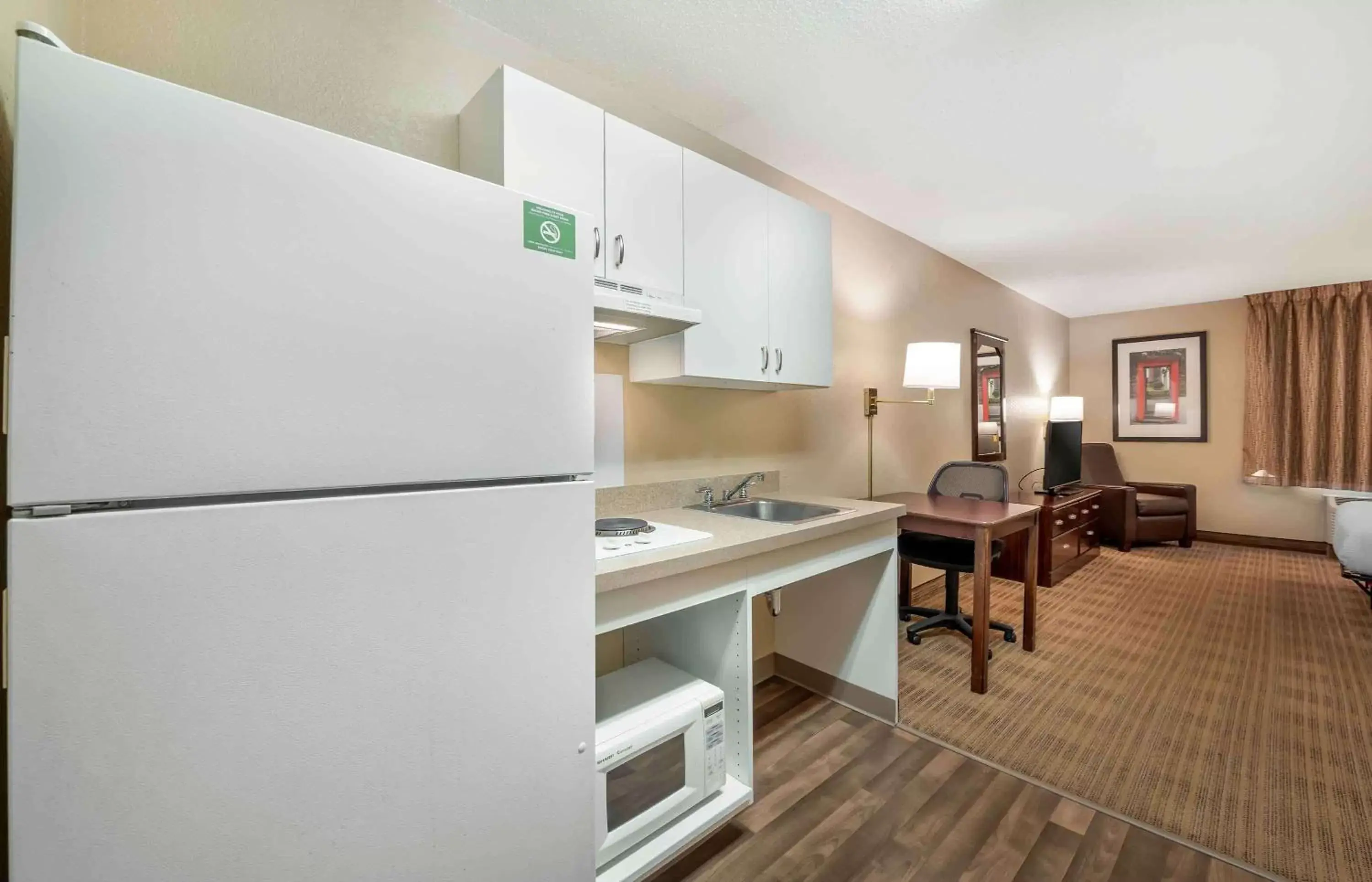 Bedroom, Kitchen/Kitchenette in Extended Stay America Suites - Fort Wayne - South