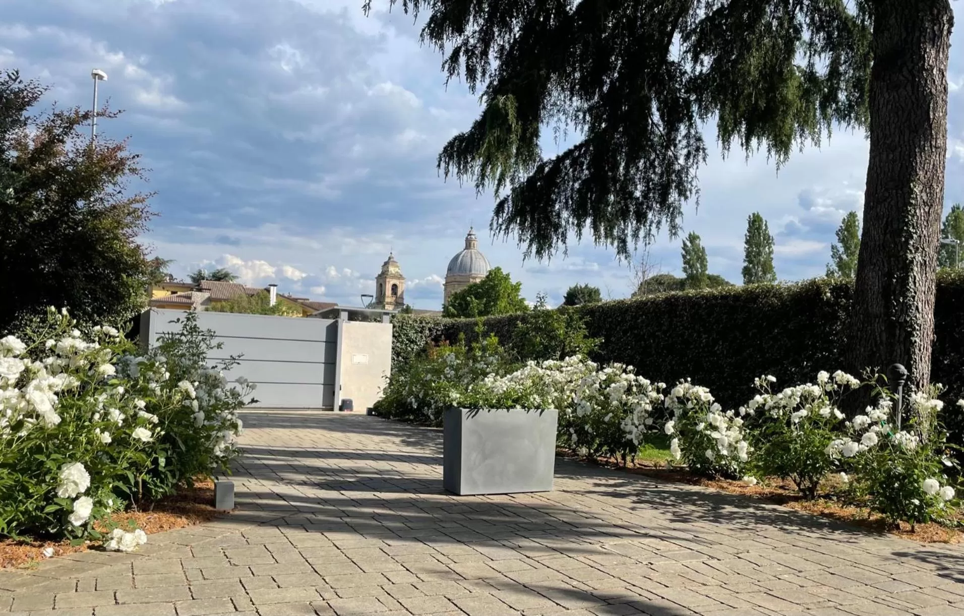Facade/entrance in Assisi Charme