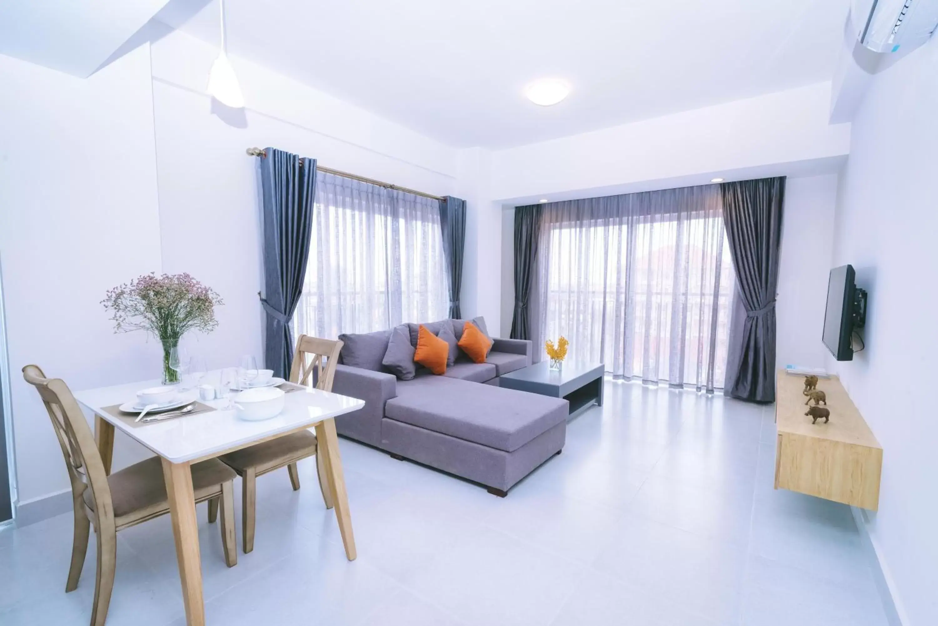 Living room, Seating Area in Sun Apartment