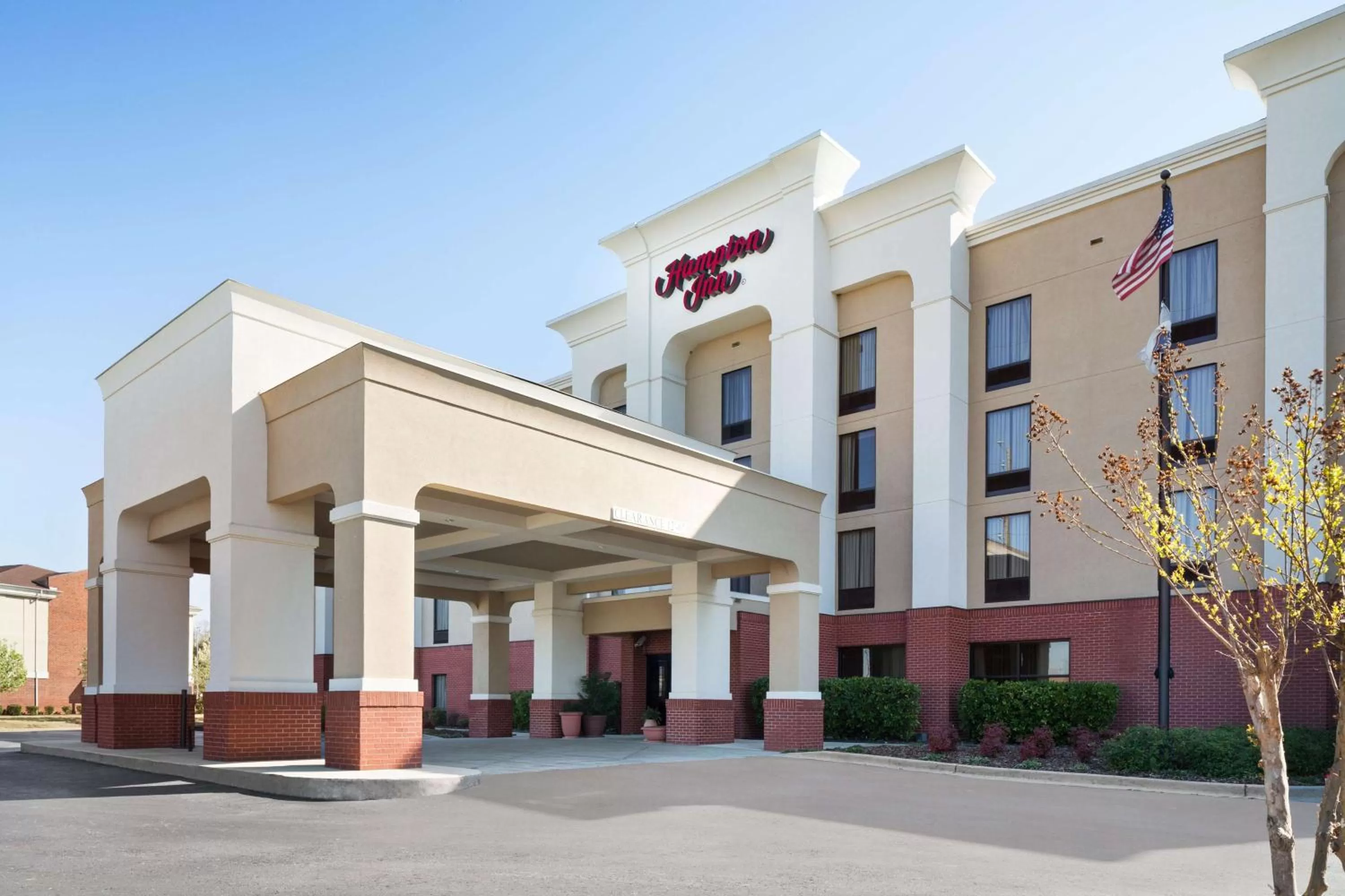 Property building in Hampton Inn Pell City