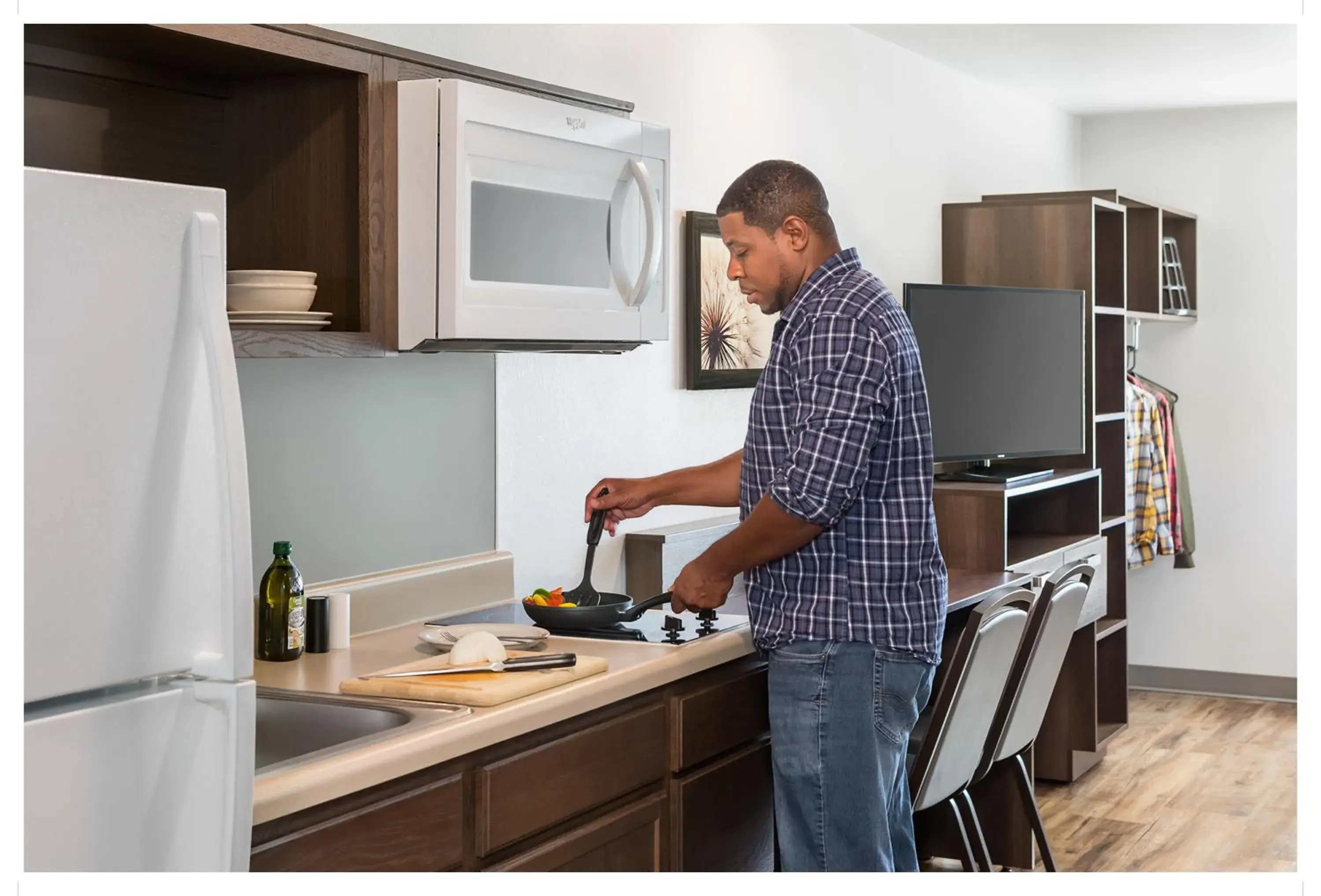 Kitchen or kitchenette, Kitchen/Kitchenette in WoodSpring Suites Dayton North