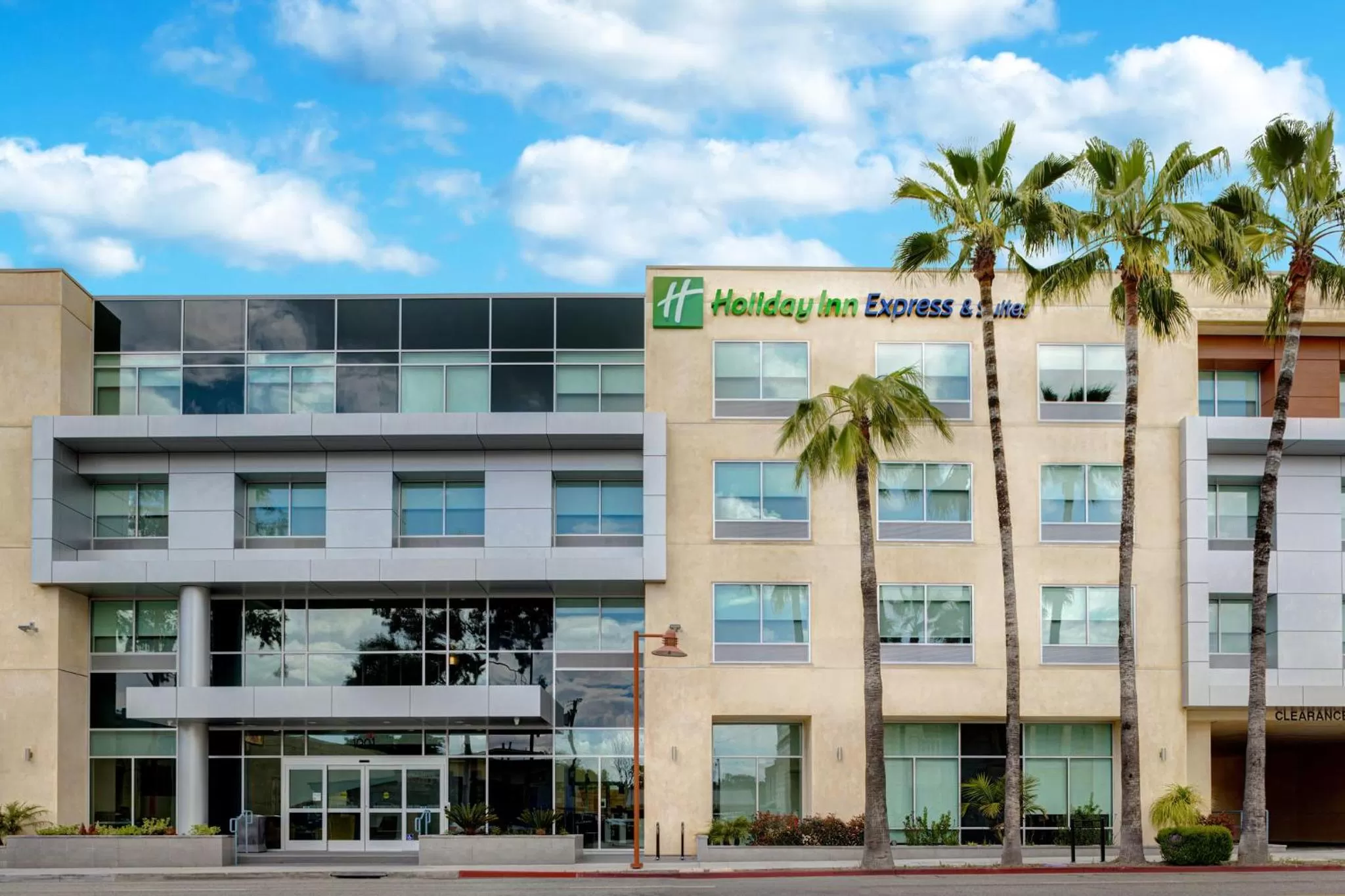 Property building in Holiday Inn Express & Suites - Glendale Downtown