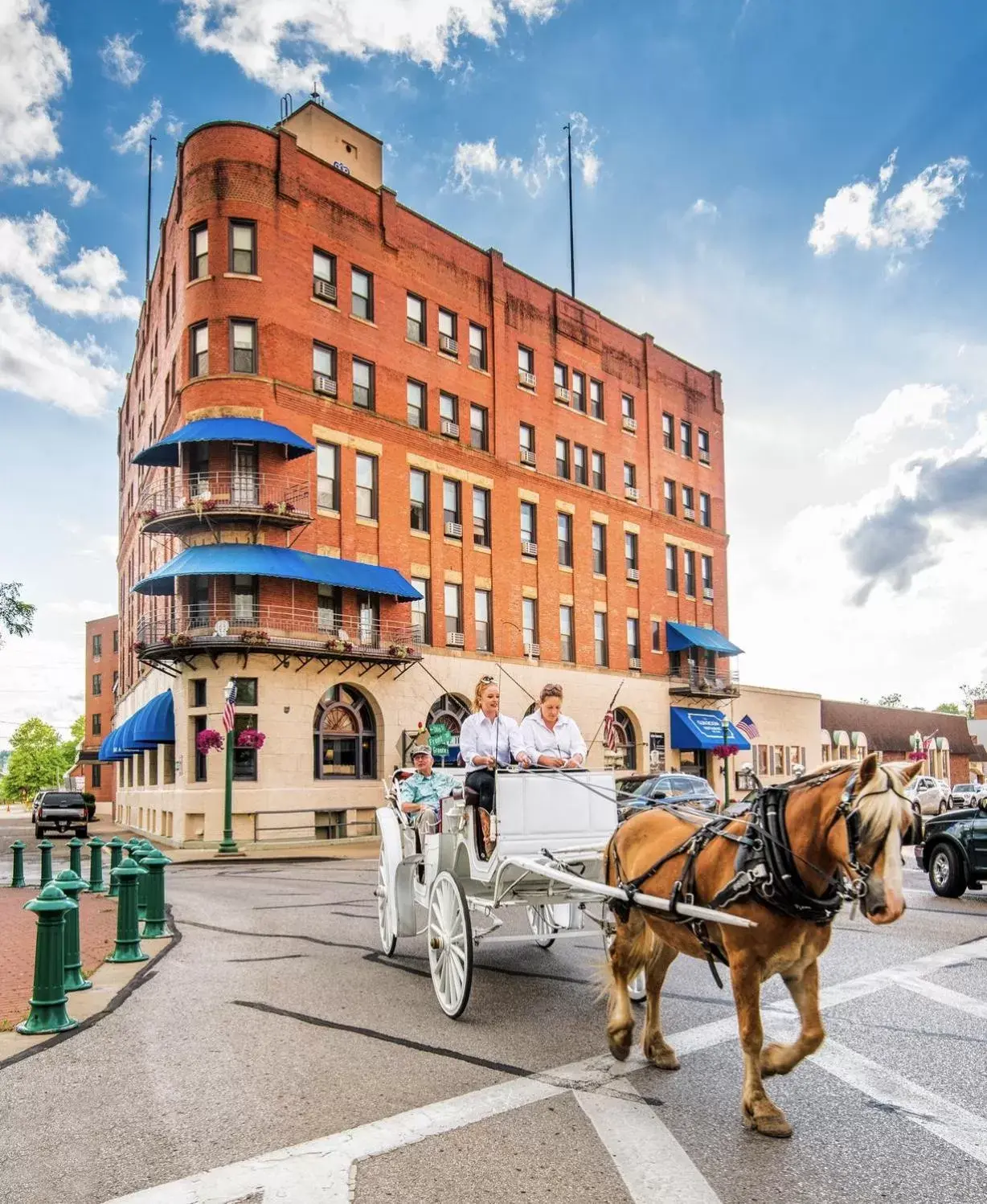 Property Building in Lafayette Hotel Marietta