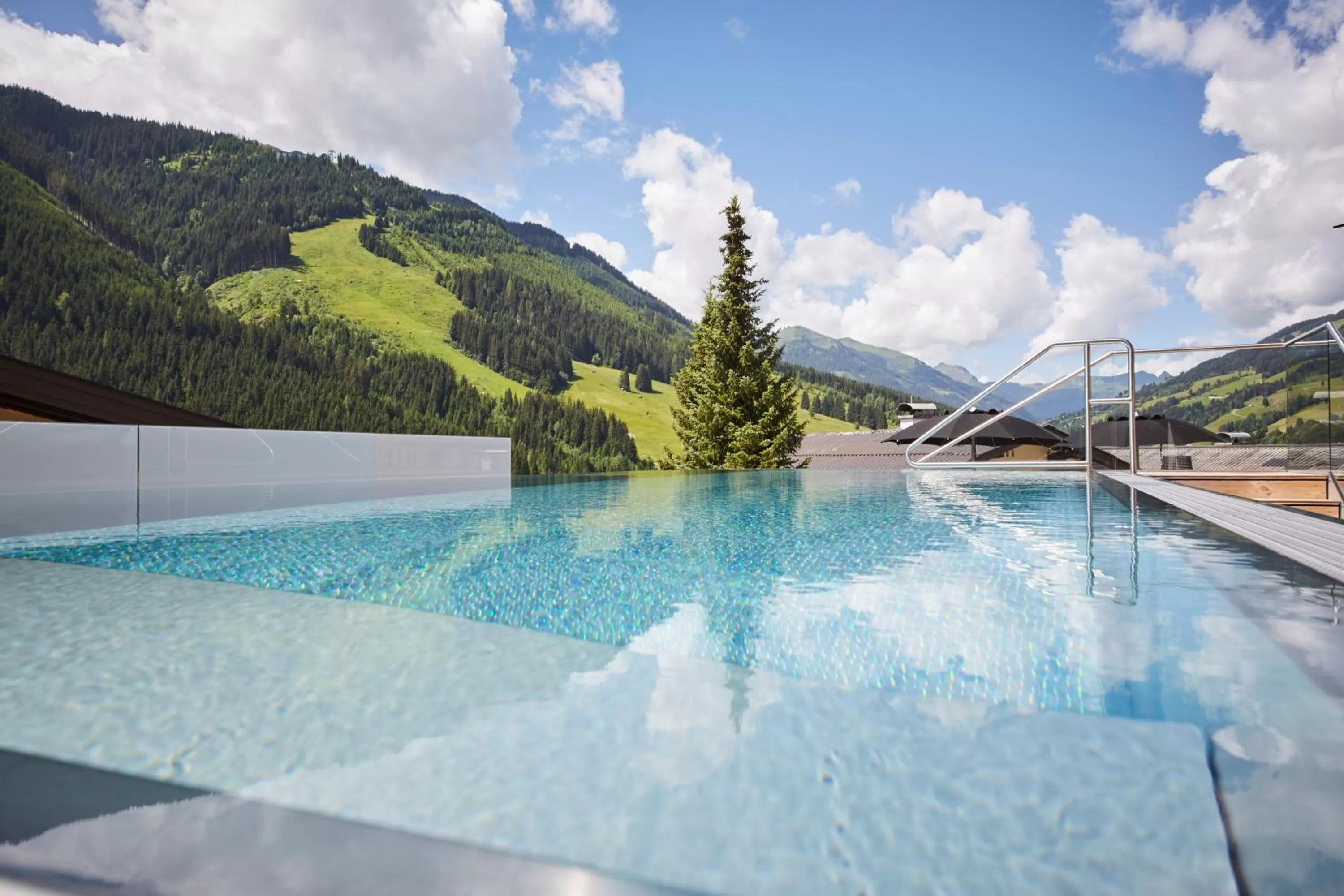Swimming pool in Hotel Astrid - Ski In - Ski Out