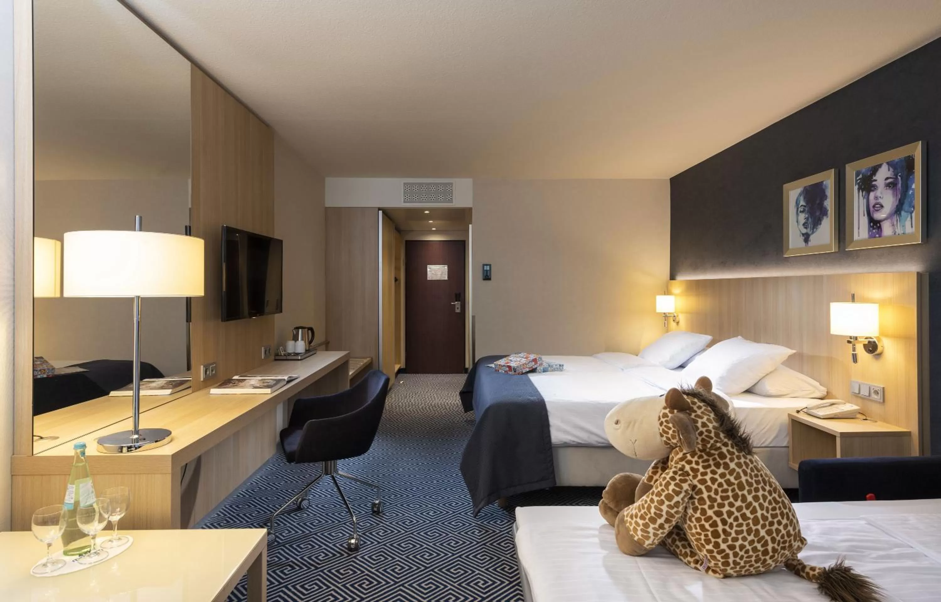 Family, Bed in Maritim Hotel Würzburg