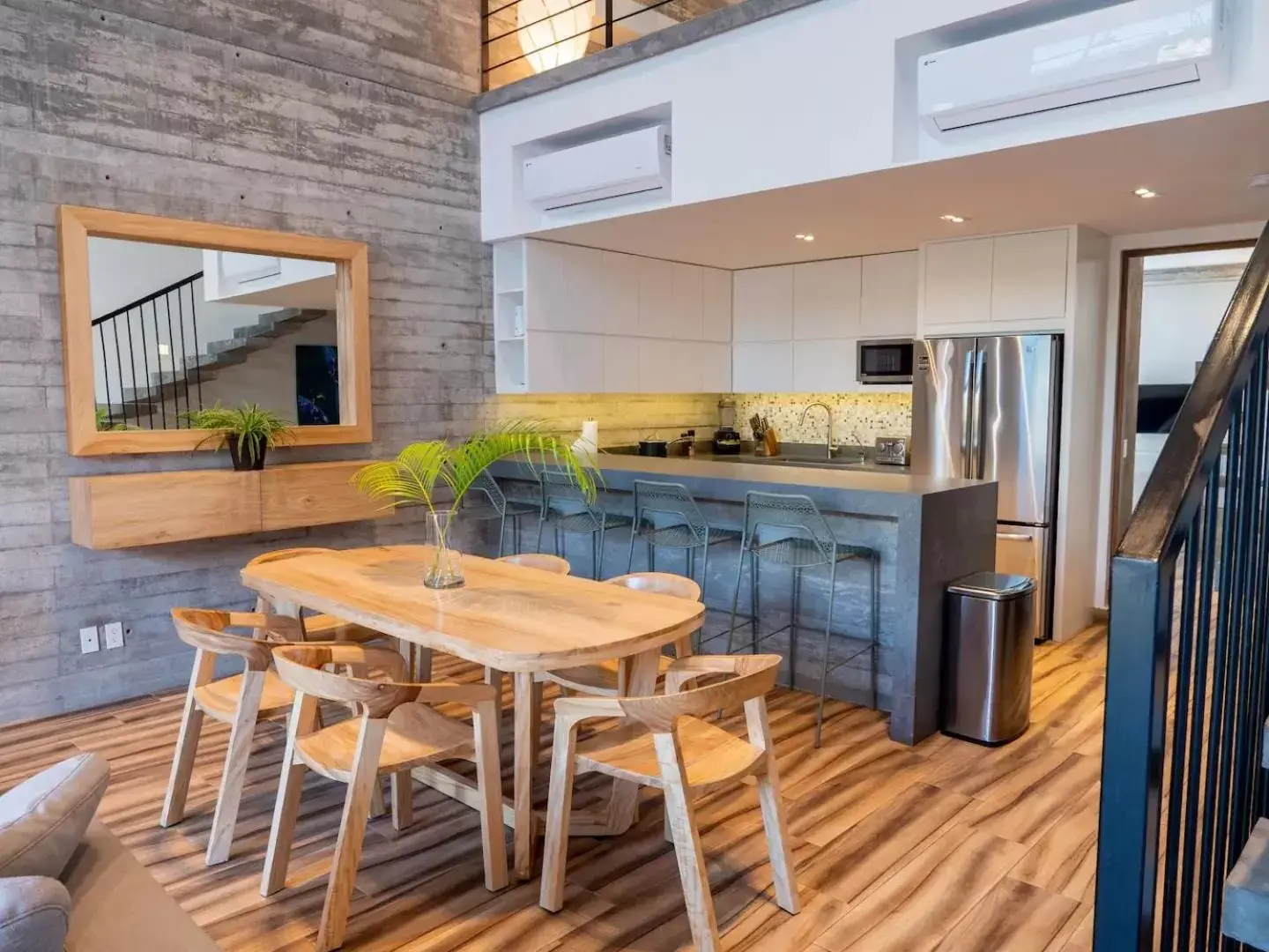 Dining area, Restaurant/Places to Eat in Nereidas Lofts