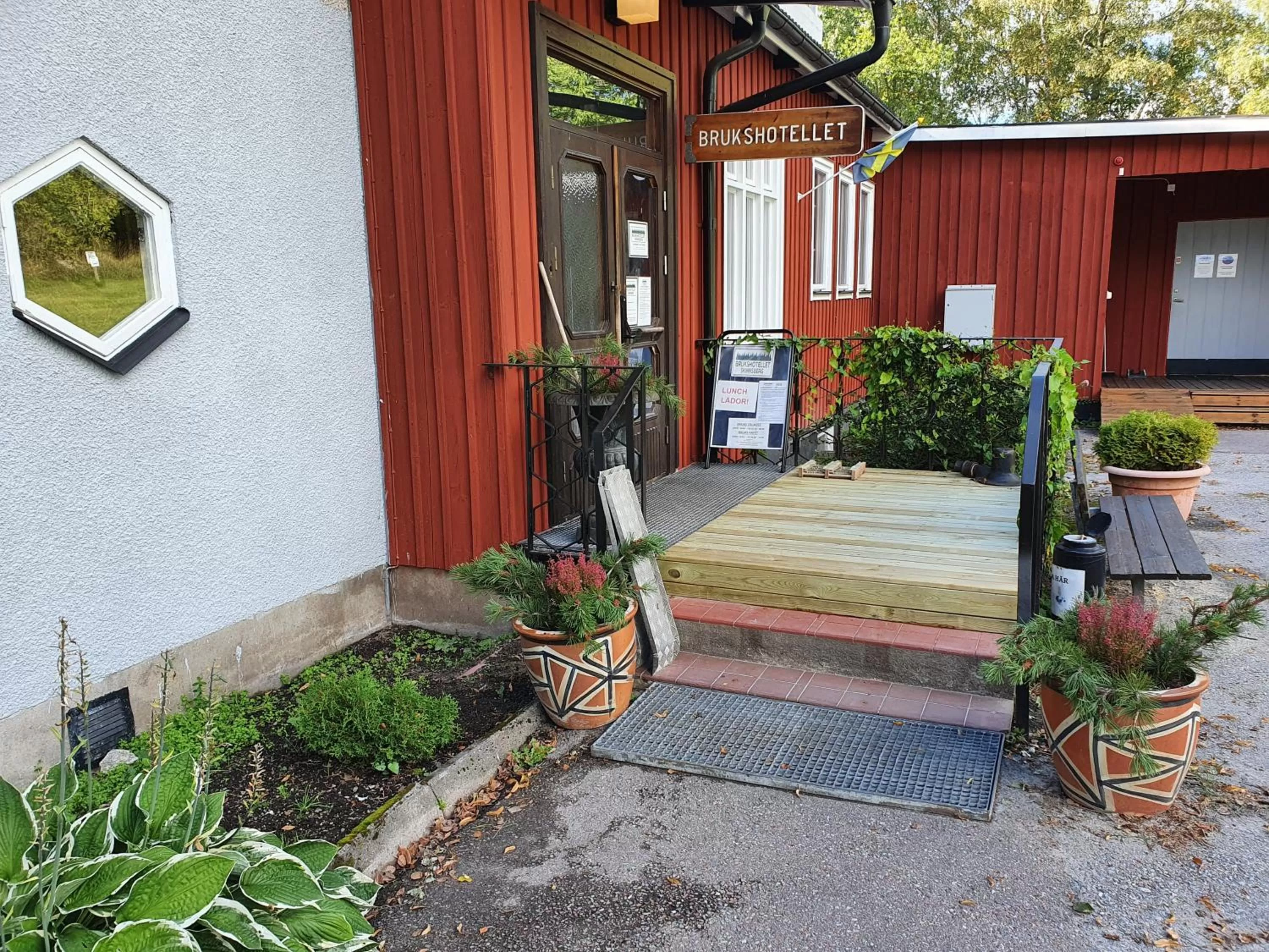 Facade/entrance in Brukshotellet Skinnsberg