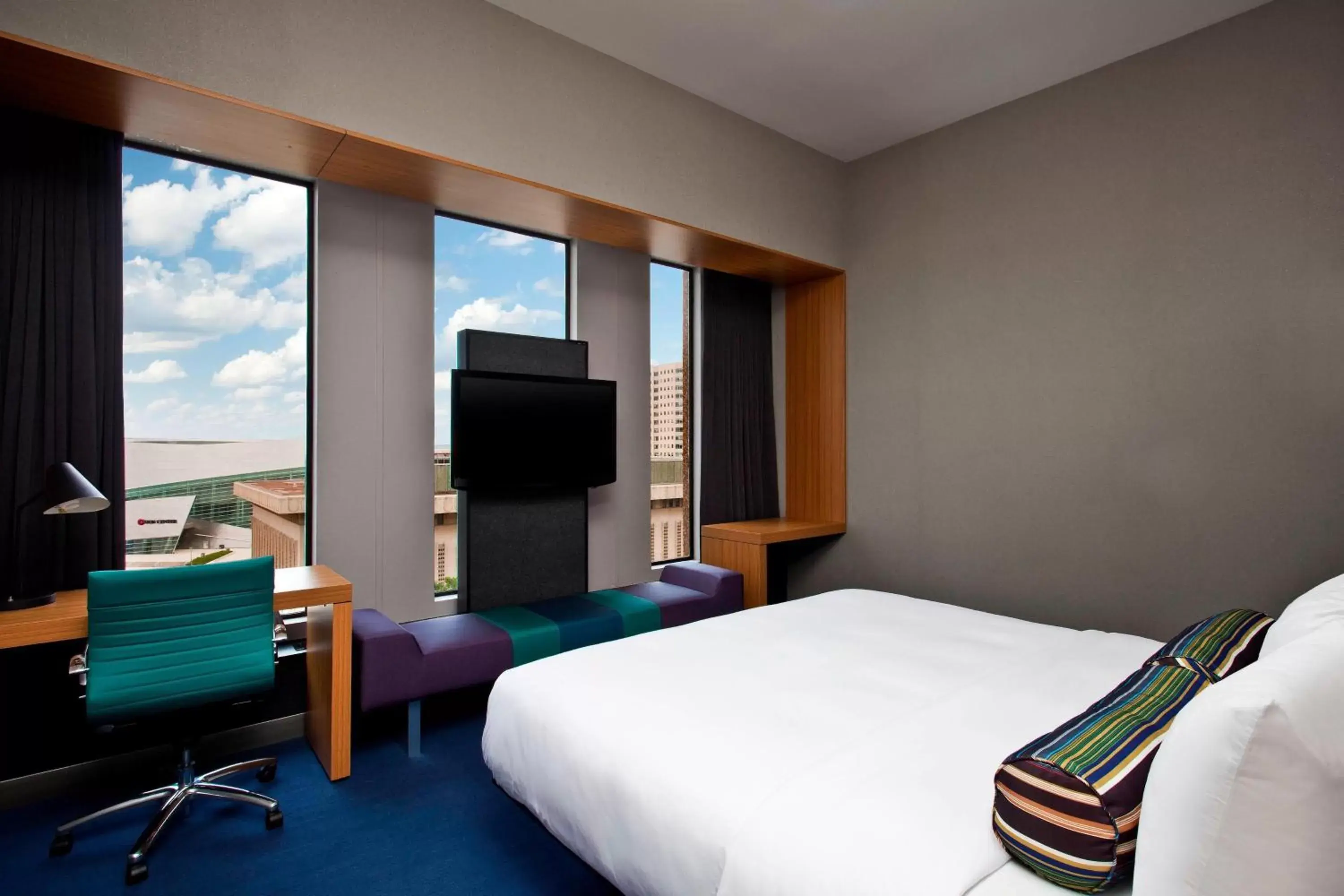 Photo of the whole room in Aloft Tulsa Downtown
