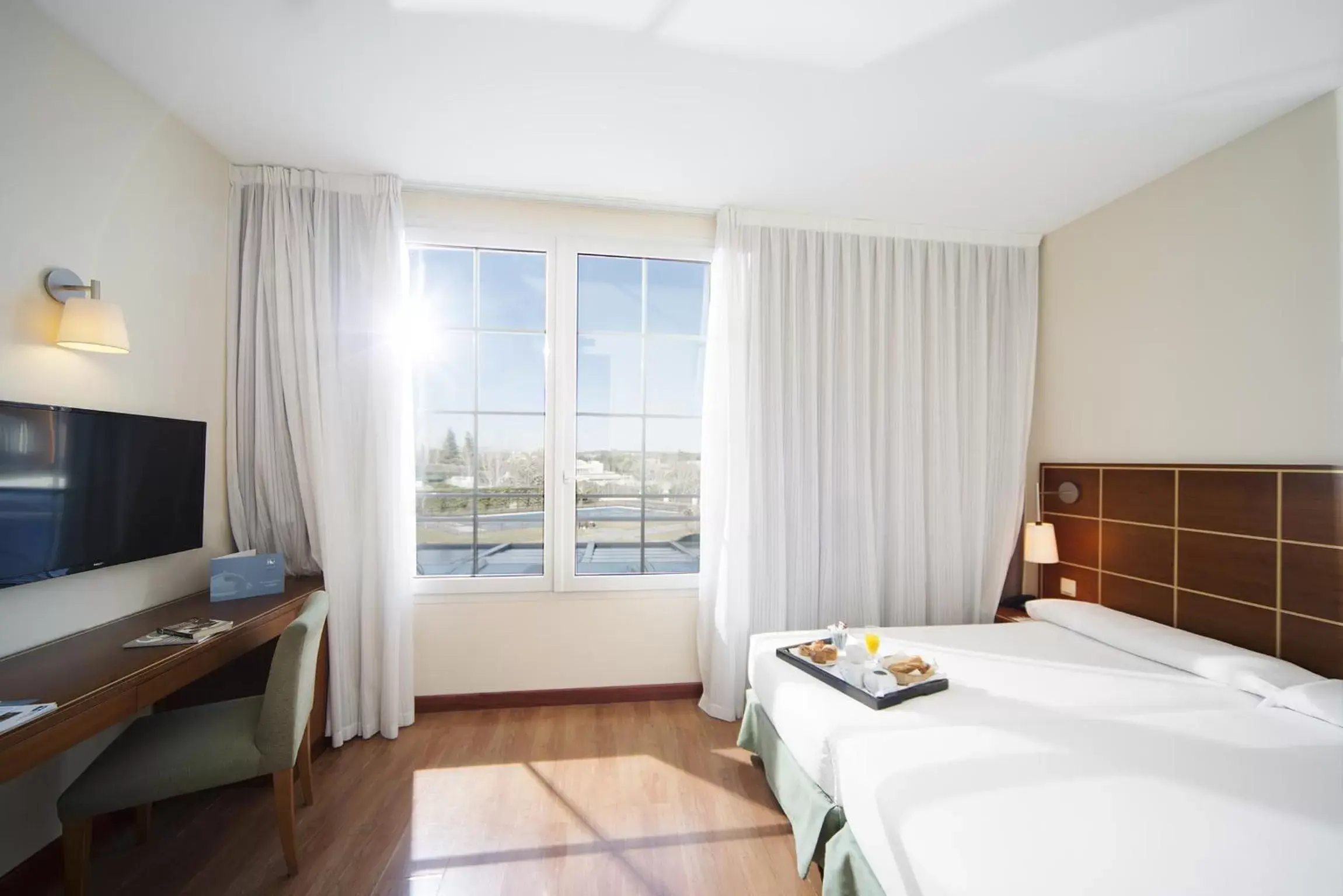 Bed, Room Photo in Eurostars Zarzuela Park Hotel