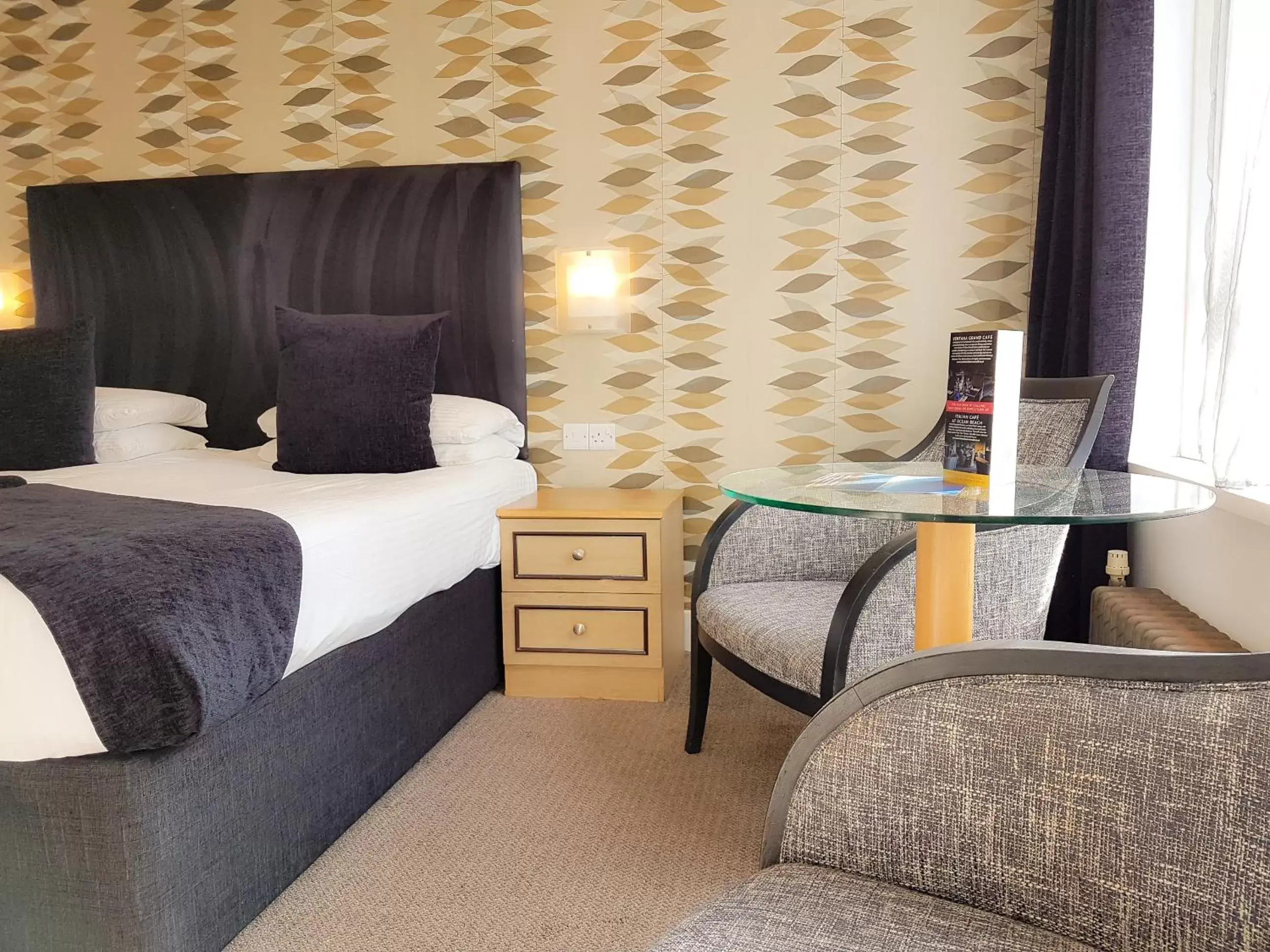 TV and multimedia, Bed in Cumberland Hotel - OCEANA COLLECTION