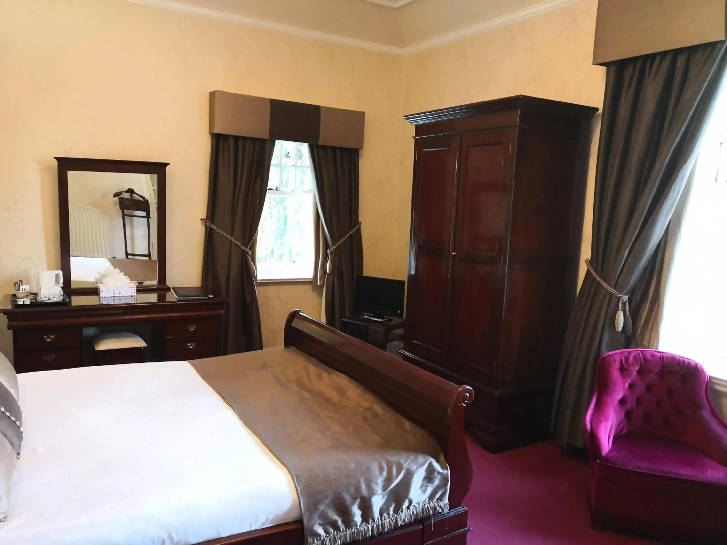 Bedroom, Bed in Dunmar House Hotel