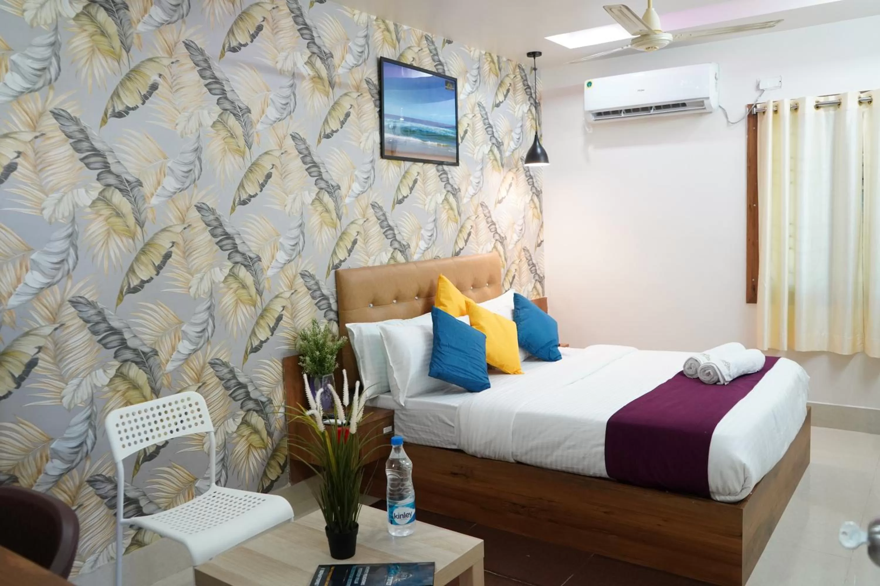 Bed in Homey Meadows - Beach Area