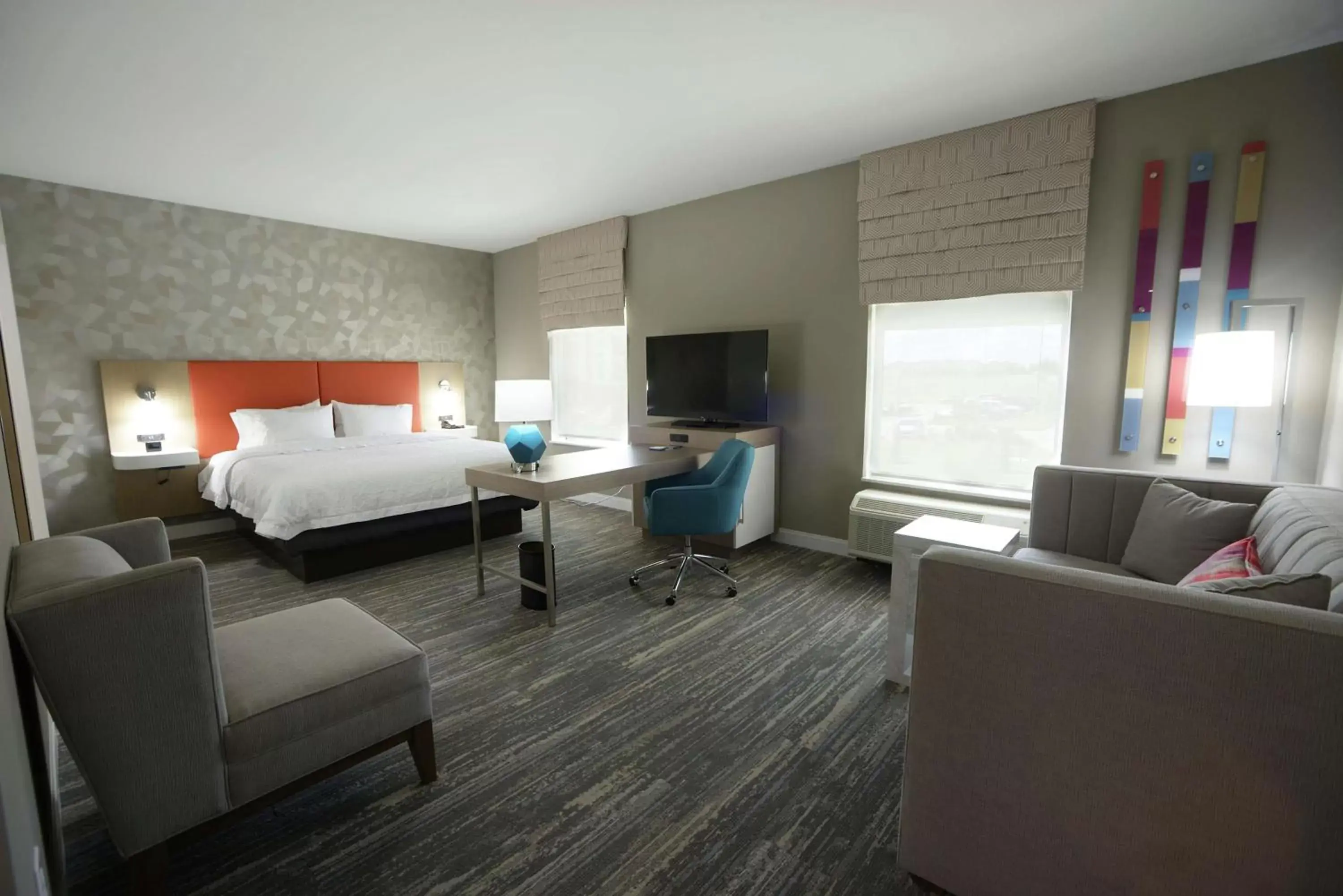 Bedroom in Hampton Inn & Suites Oklahoma City/Quail Springs