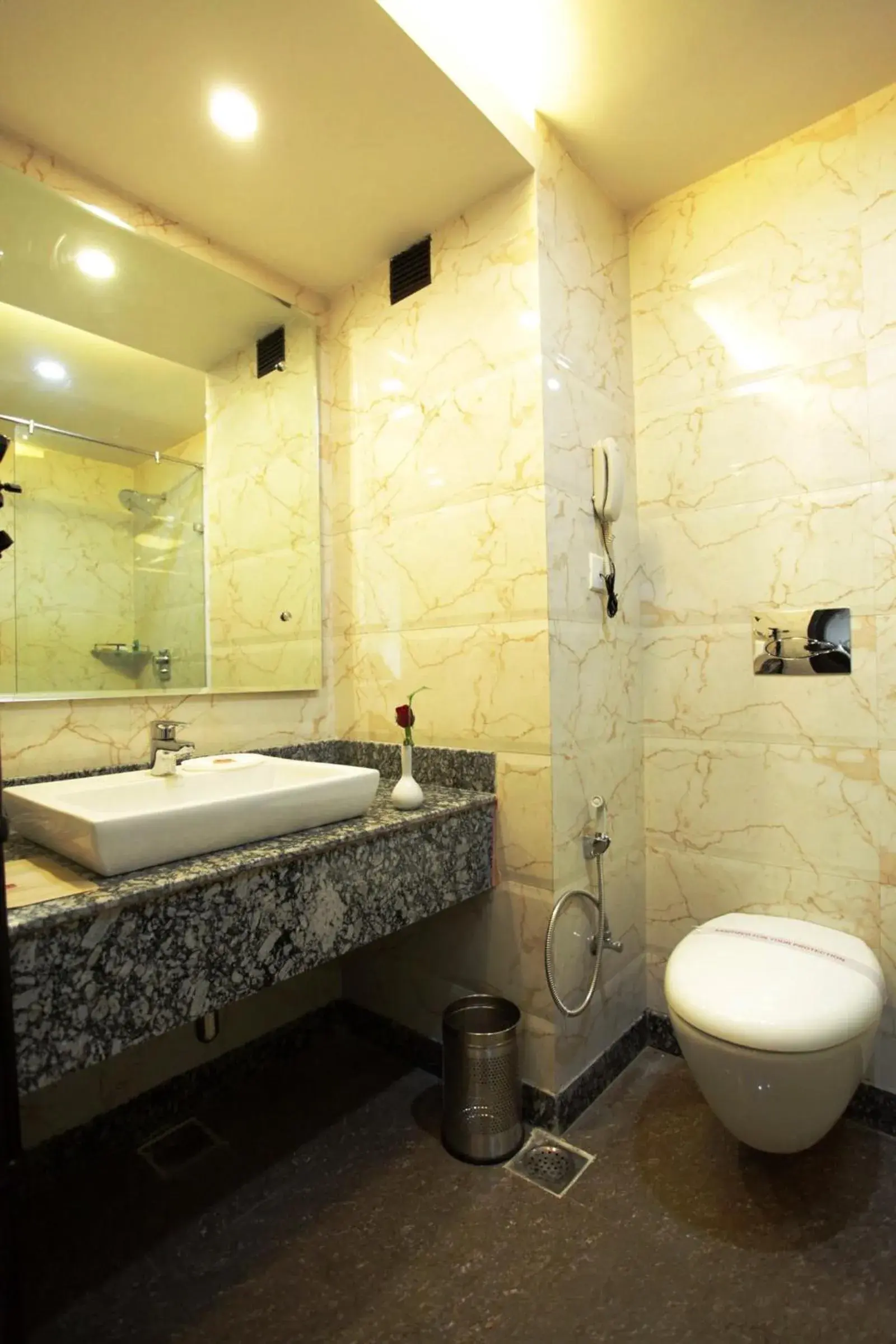 Bathroom in Lemon Tree Hotel, Katra