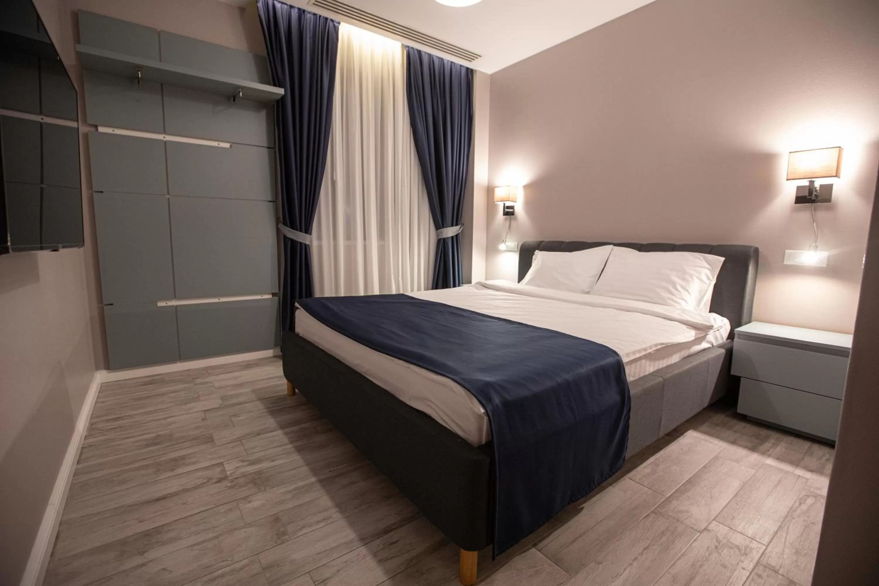 Bedroom, Bed in Omnia Apartments